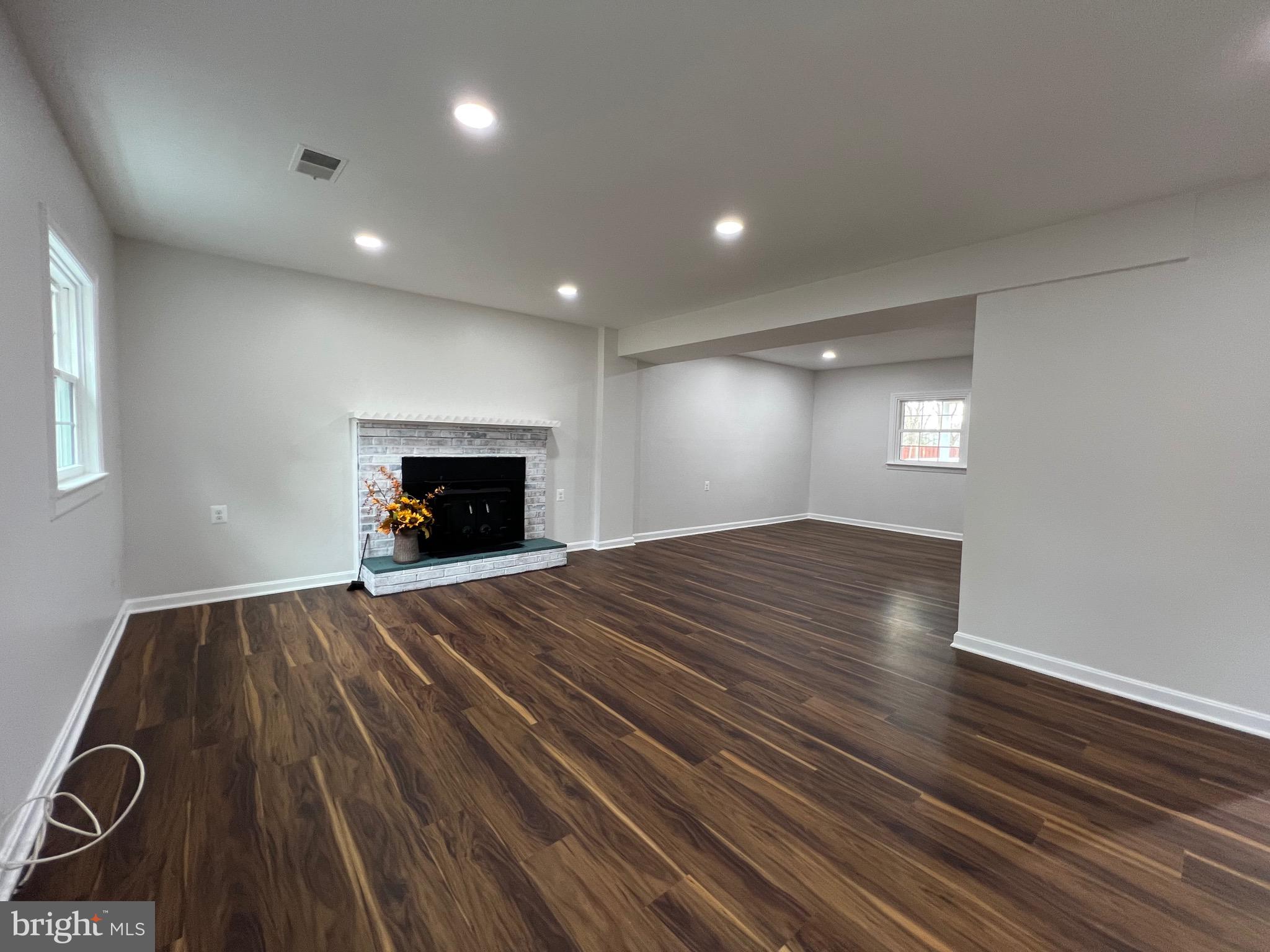 MOOR GREEN ESTATES - Residential Lease