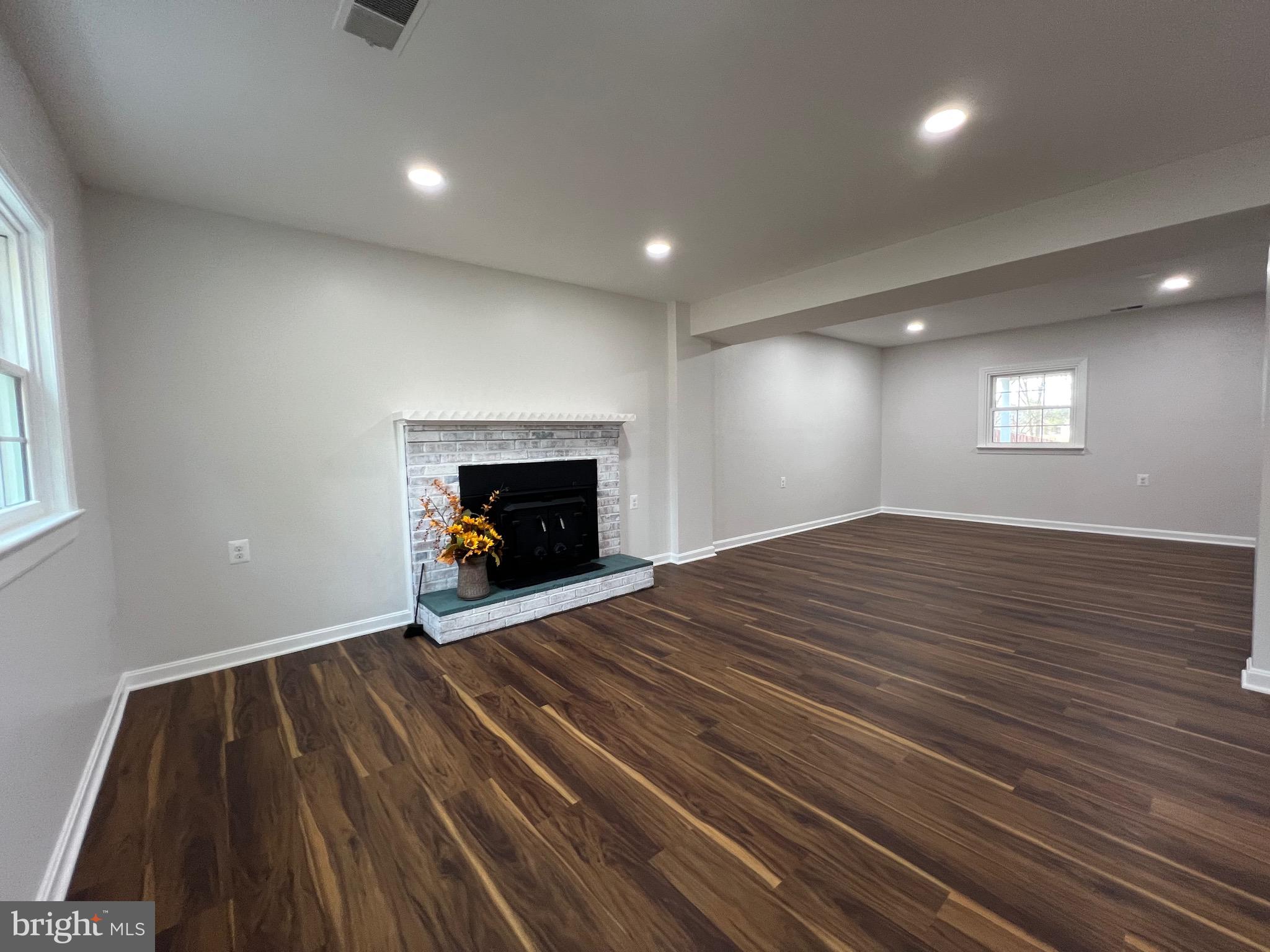 MOOR GREEN ESTATES - Residential Lease