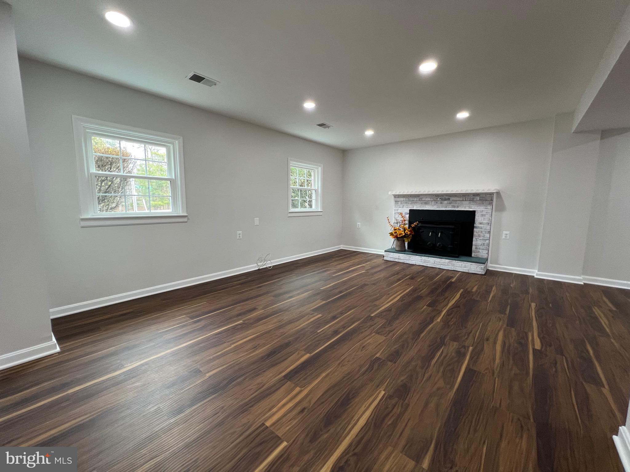 MOOR GREEN ESTATES - Residential Lease