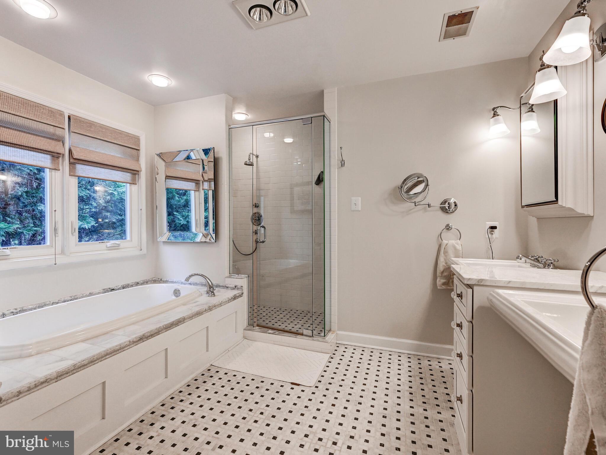 SUMMIT CHASE - Residential