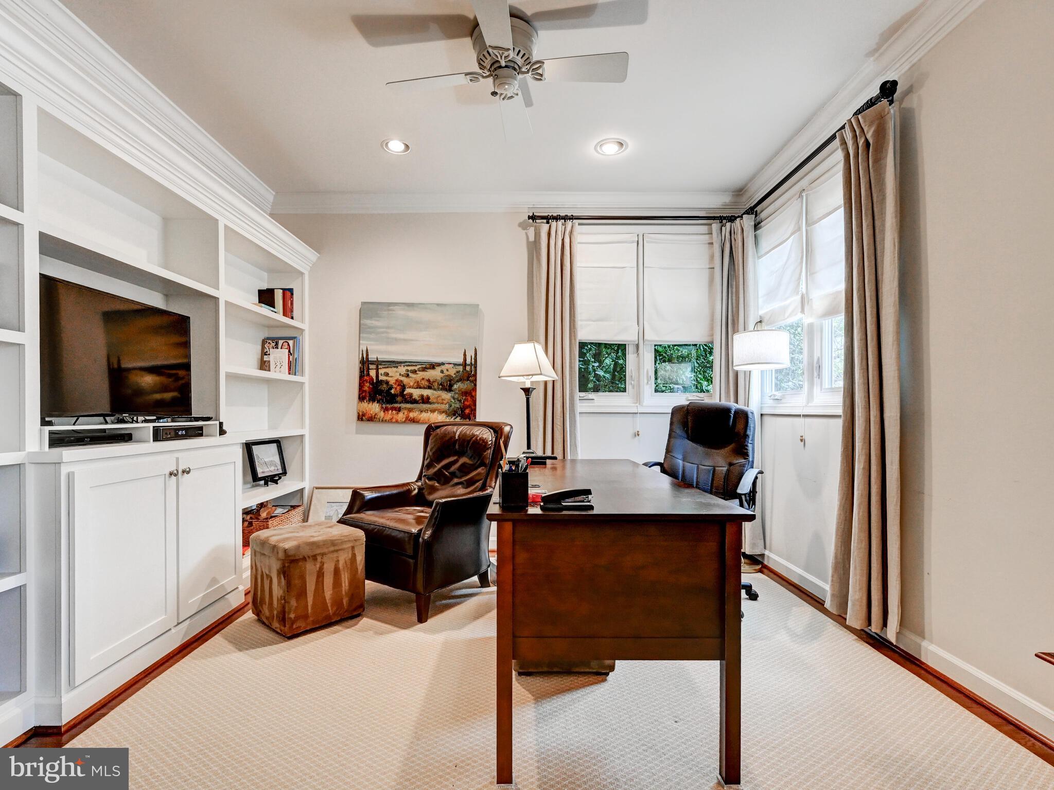 SUMMIT CHASE - Residential