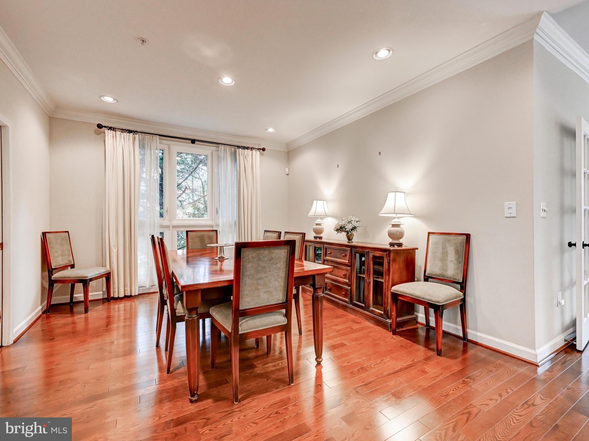 SUMMIT CHASE - Residential