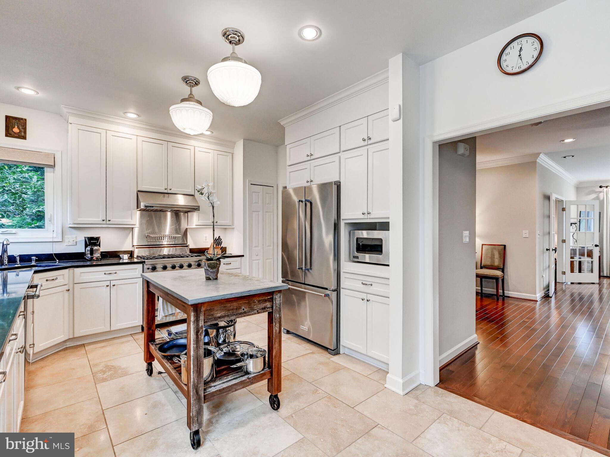 SUMMIT CHASE - Residential