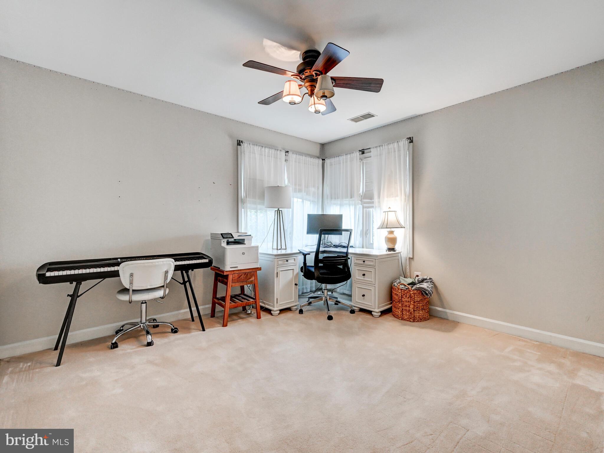 SUMMIT CHASE - Residential