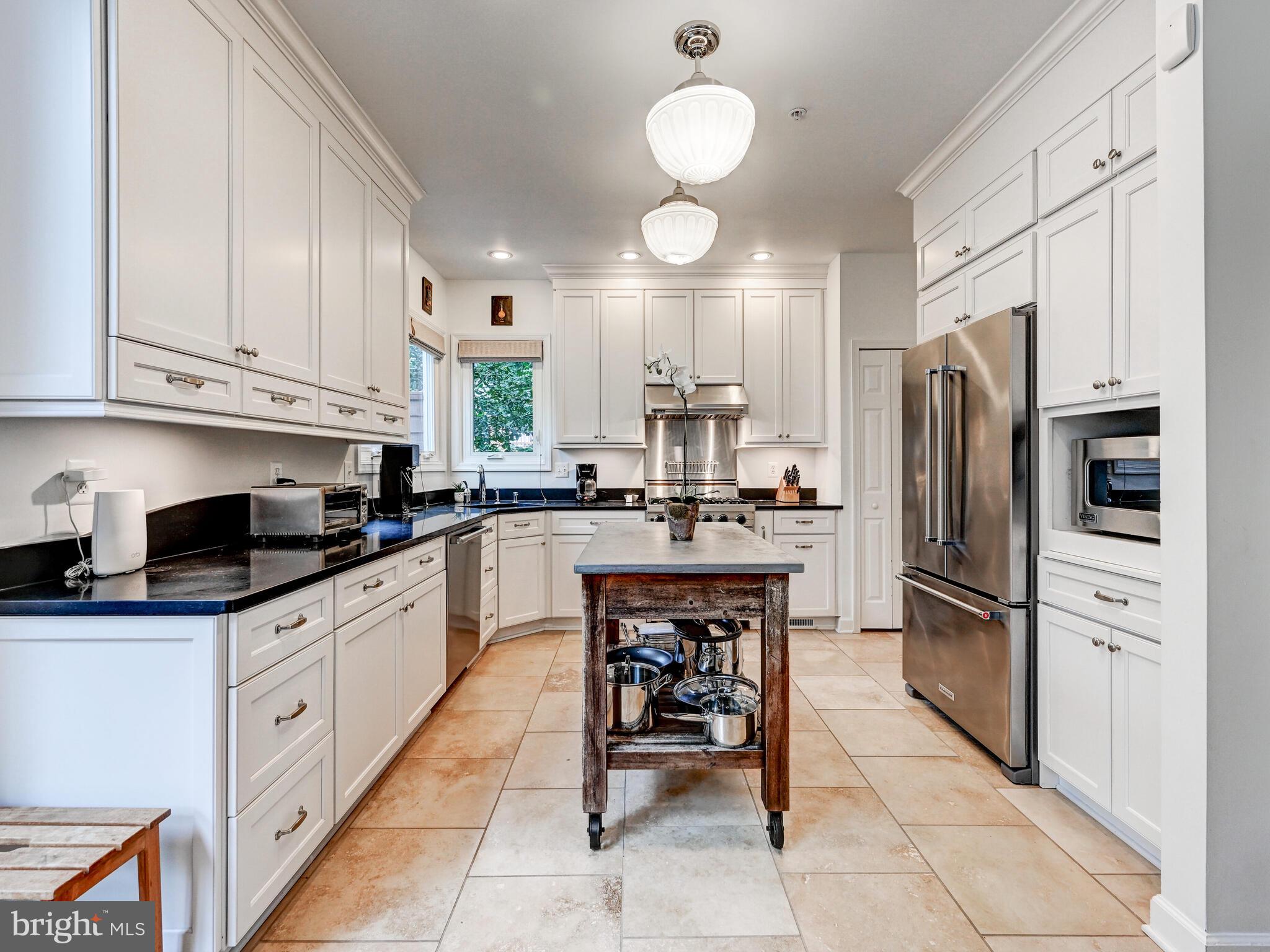 SUMMIT CHASE - Residential