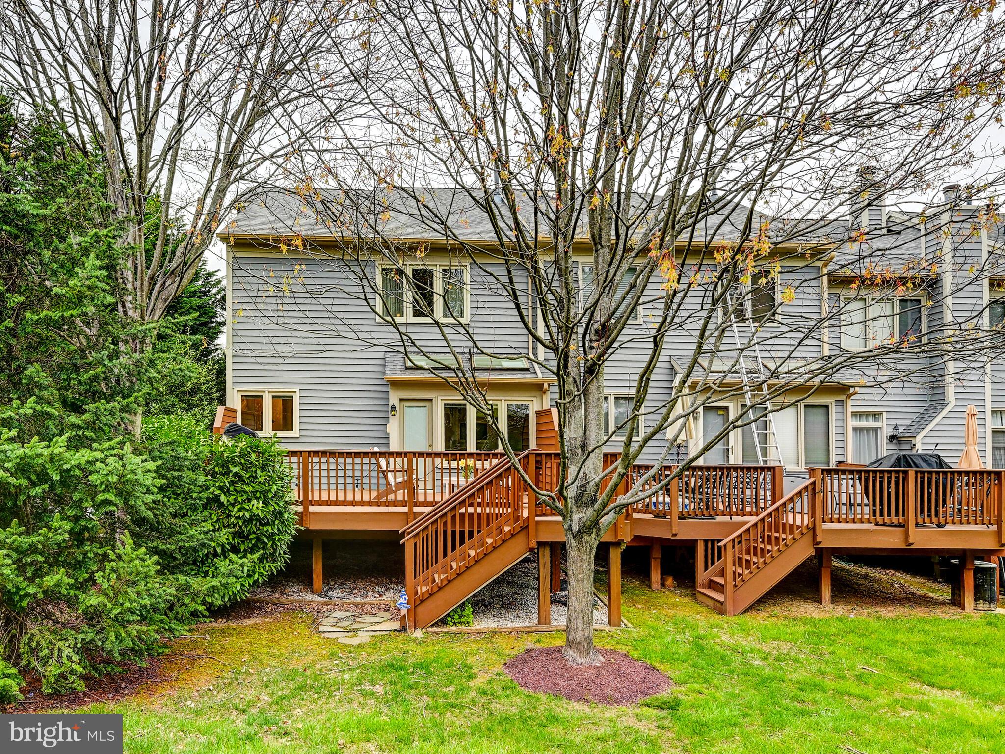 SUMMIT CHASE - Residential