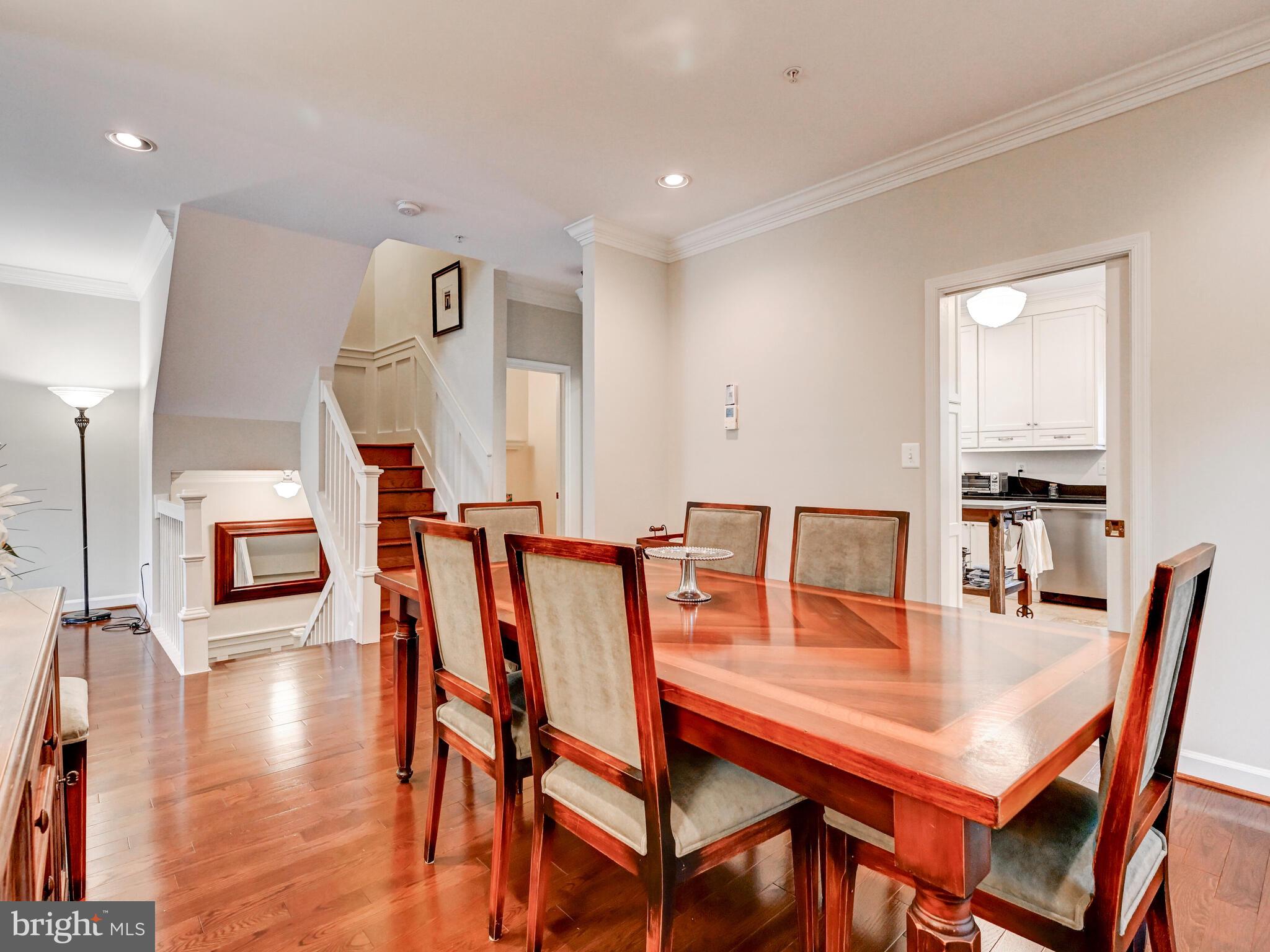 SUMMIT CHASE - Residential