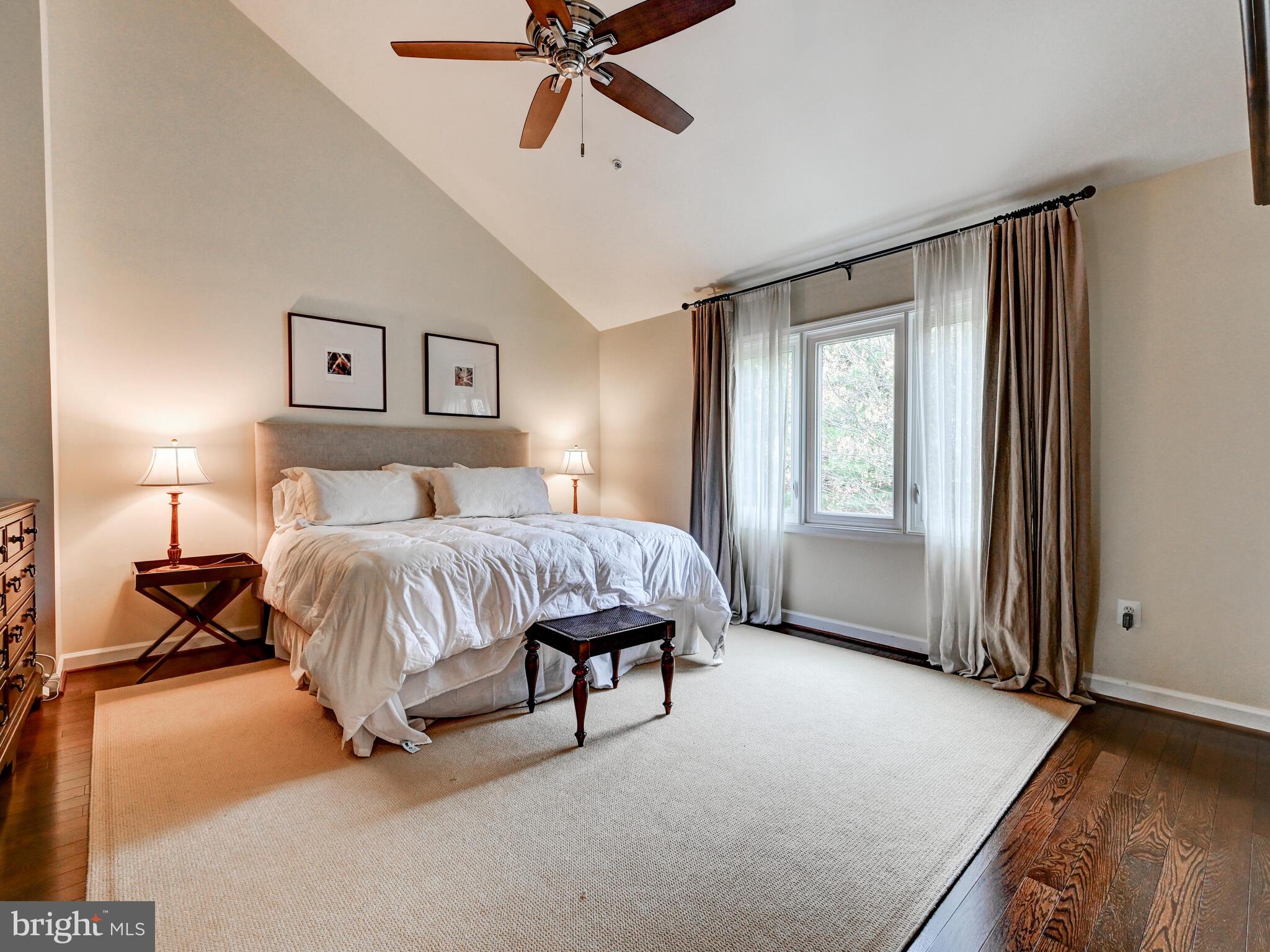 SUMMIT CHASE - Residential