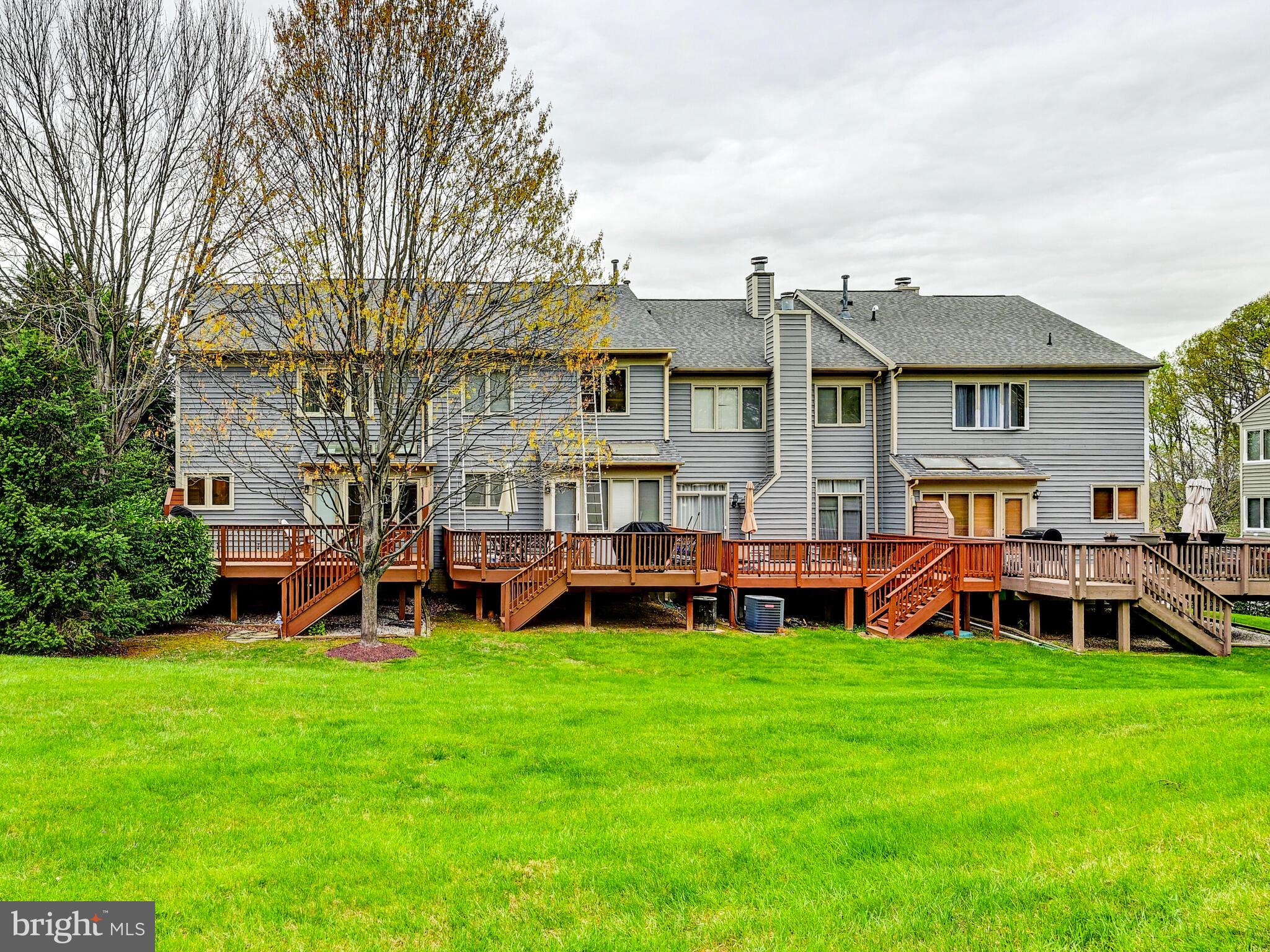 SUMMIT CHASE - Residential