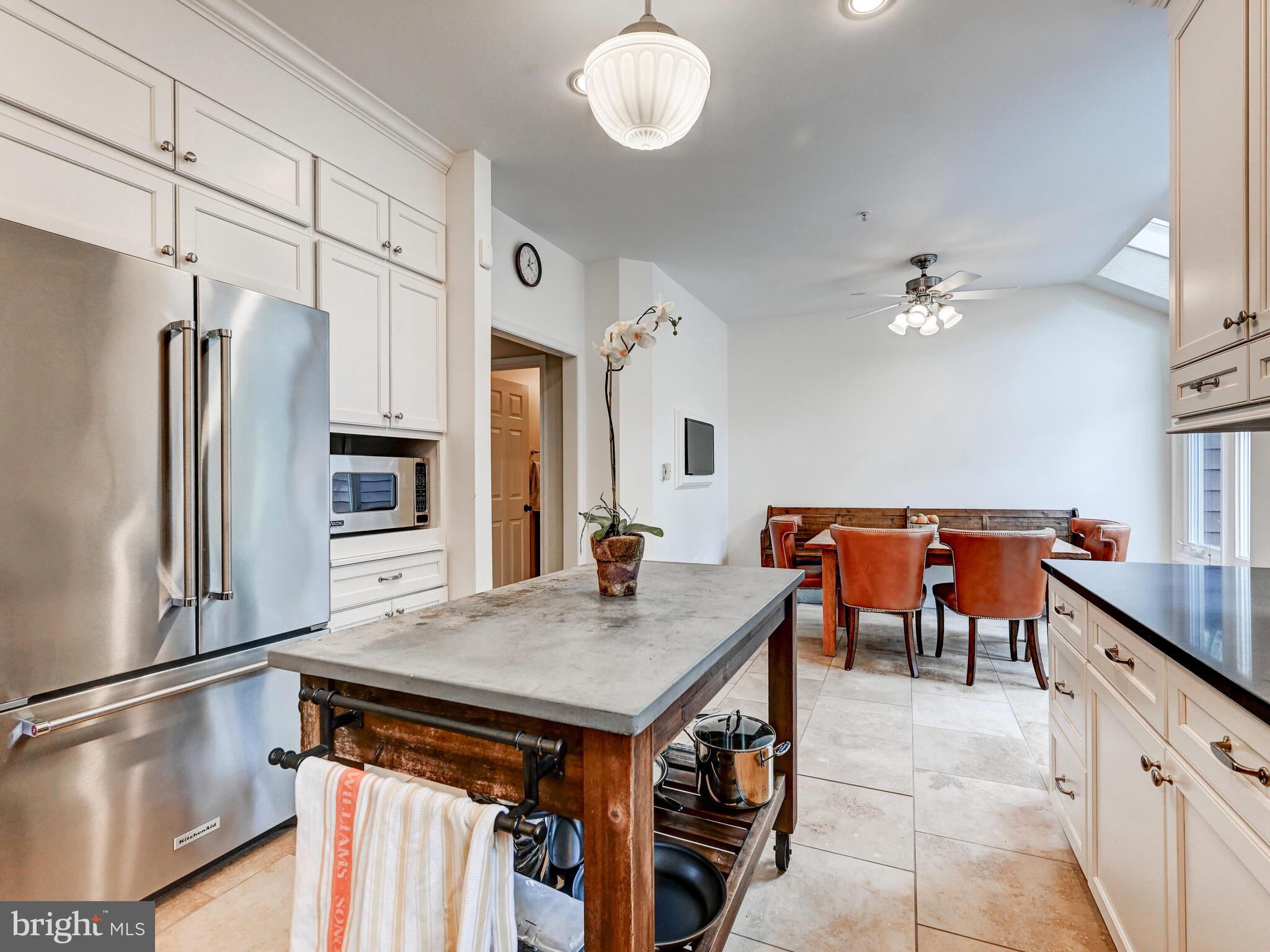 SUMMIT CHASE - Residential