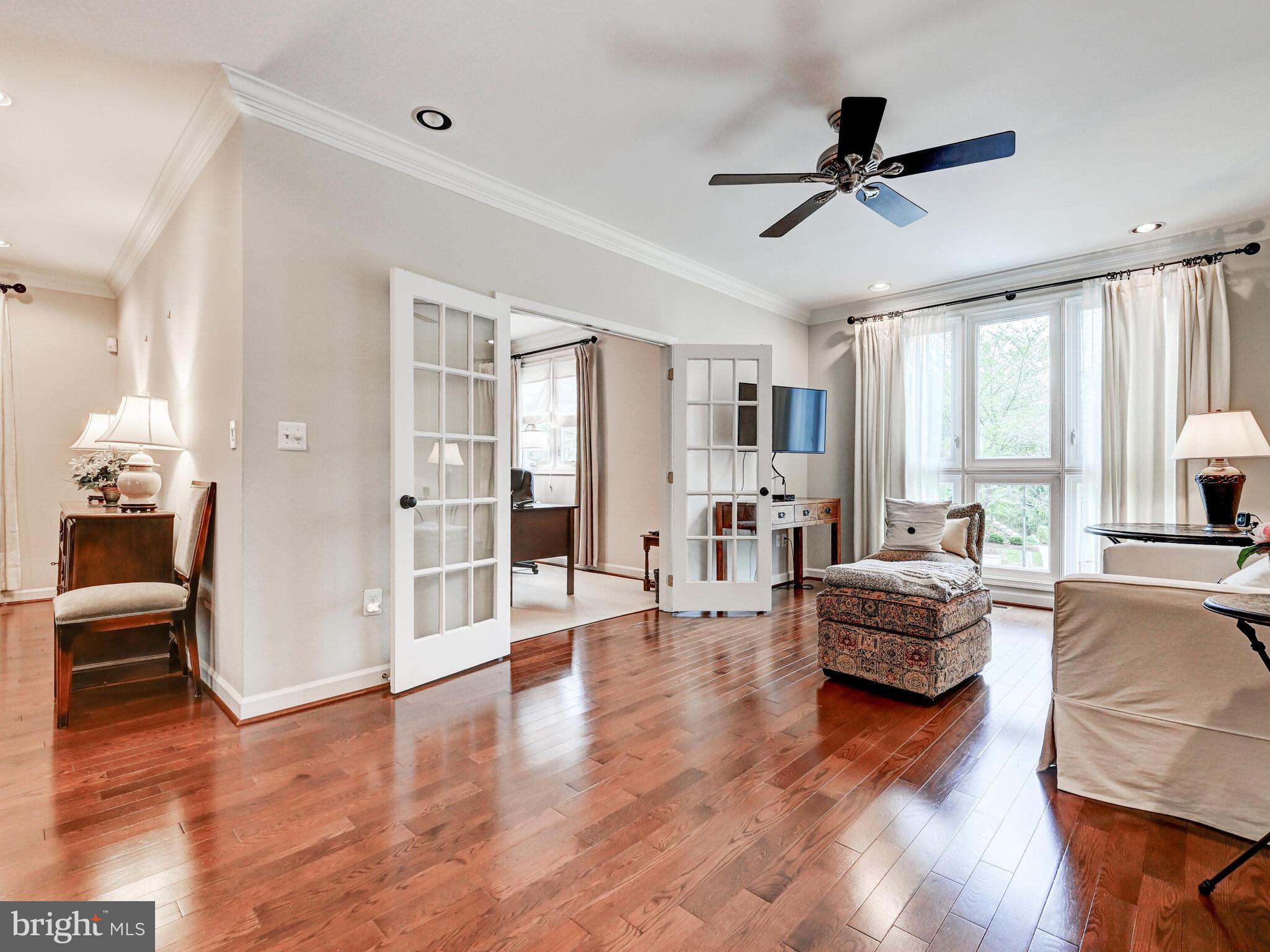 SUMMIT CHASE - Residential