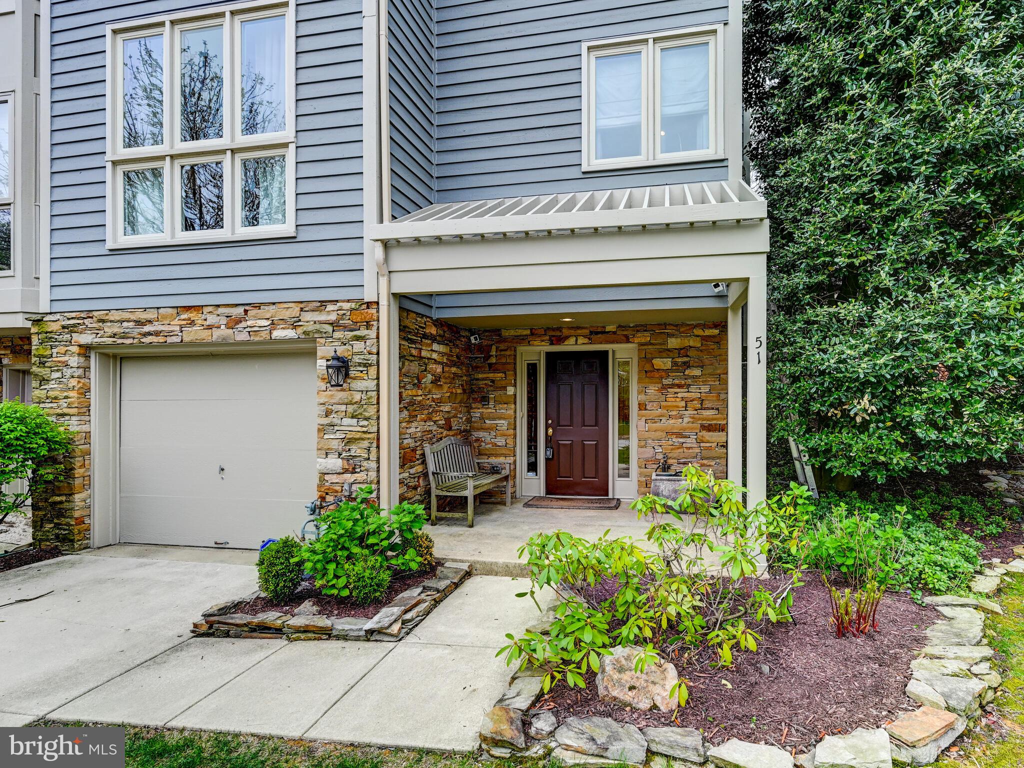 SUMMIT CHASE - Residential