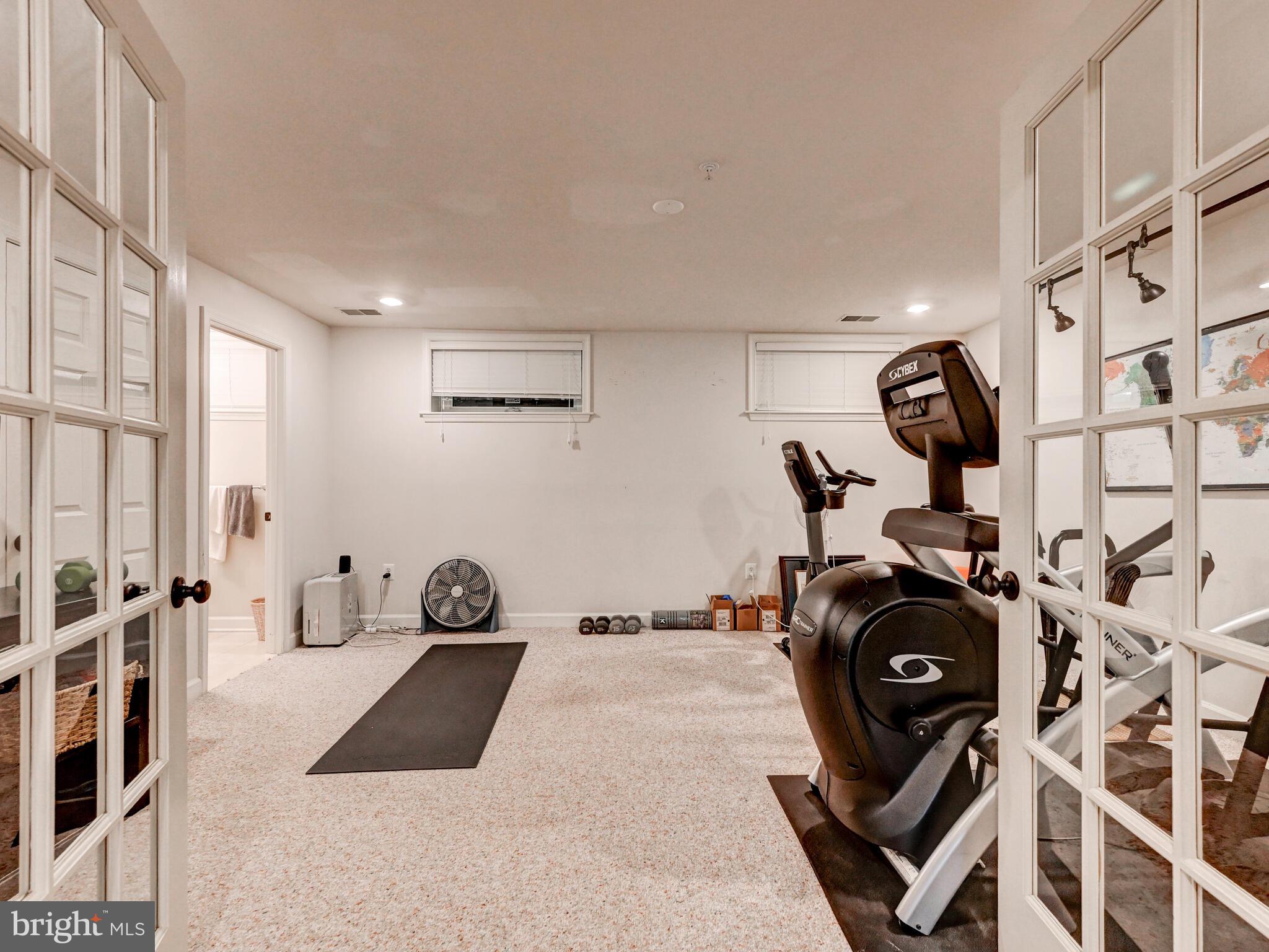 SUMMIT CHASE - Residential