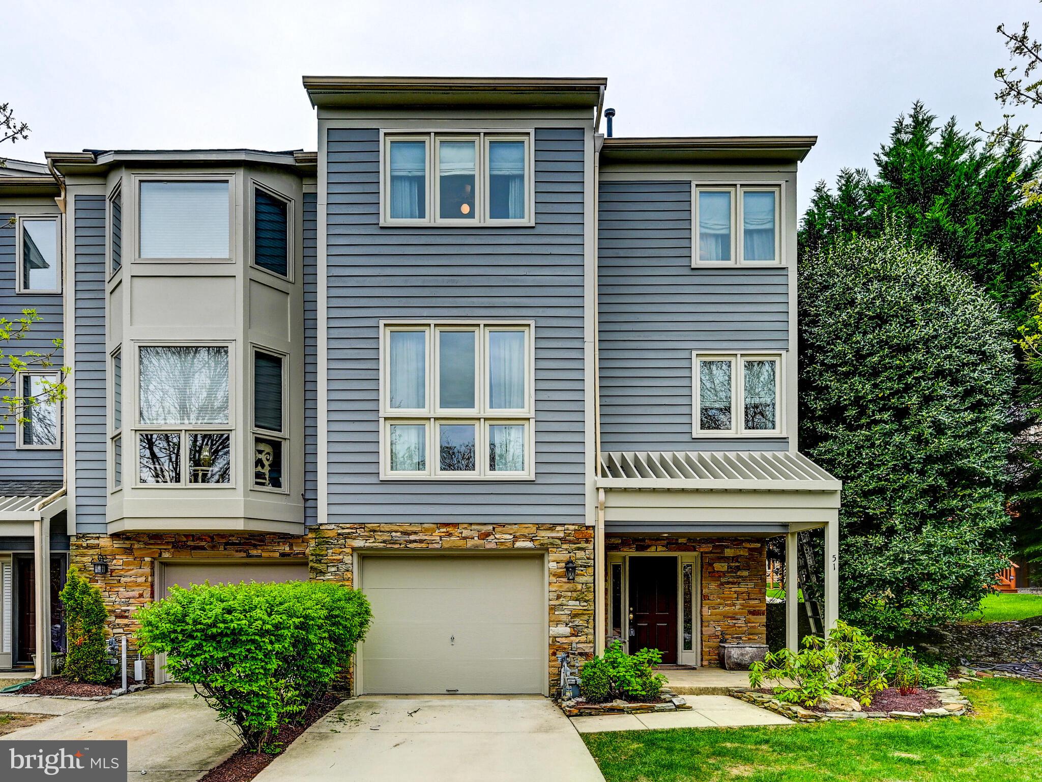 SUMMIT CHASE - Residential