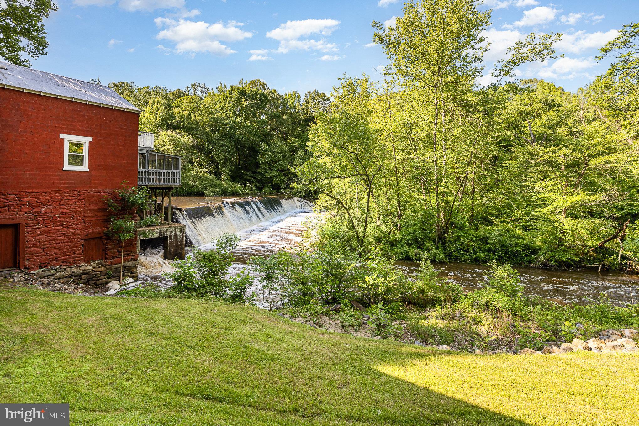6908 S ROXBURY MILL ROAD