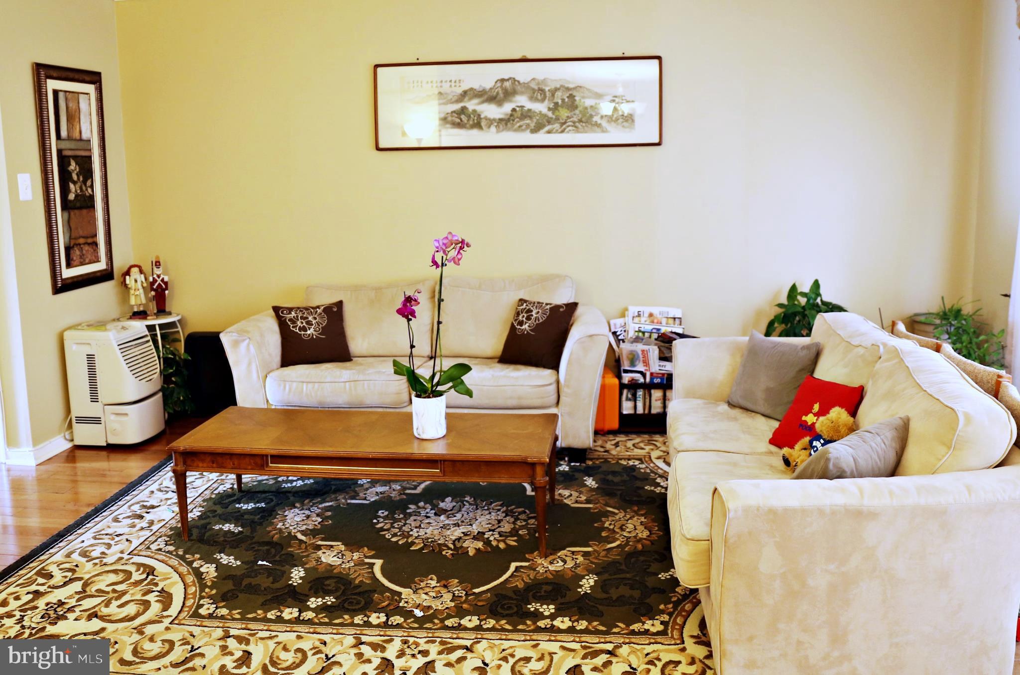 BENTLEY VILLAGE - Residential