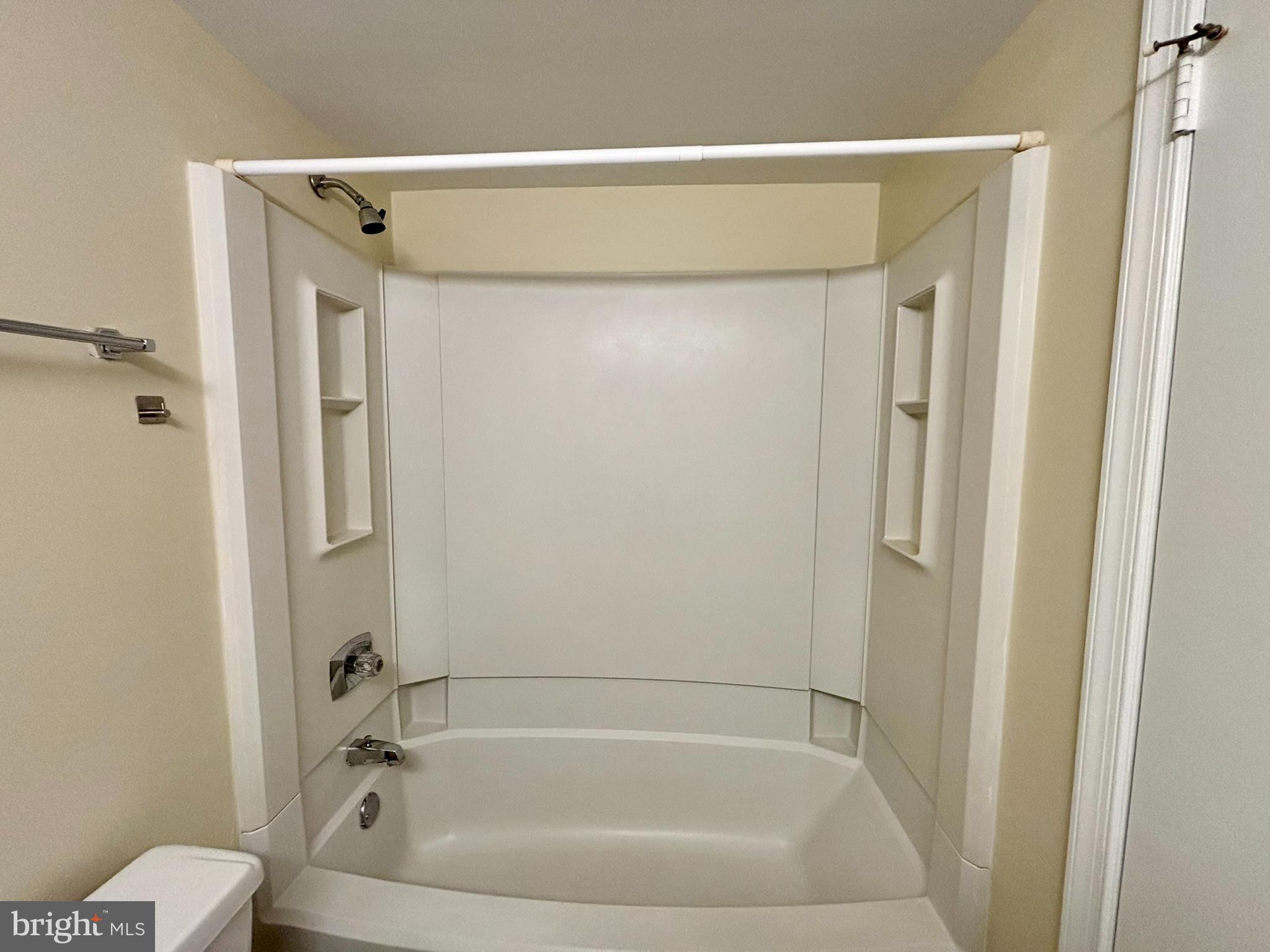 BURKE COVE - Residential Lease