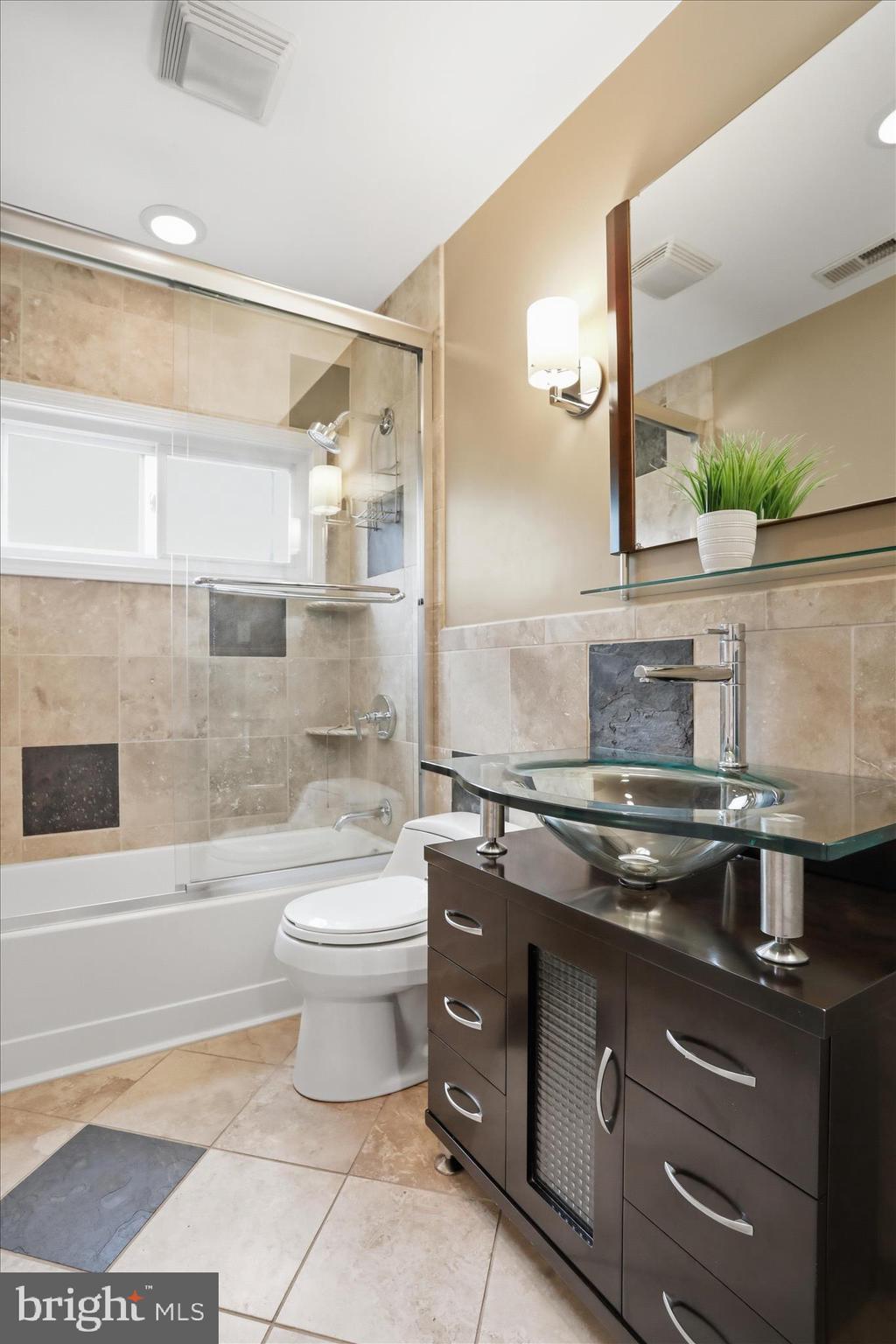 COLUMBIA HILLS - Residential