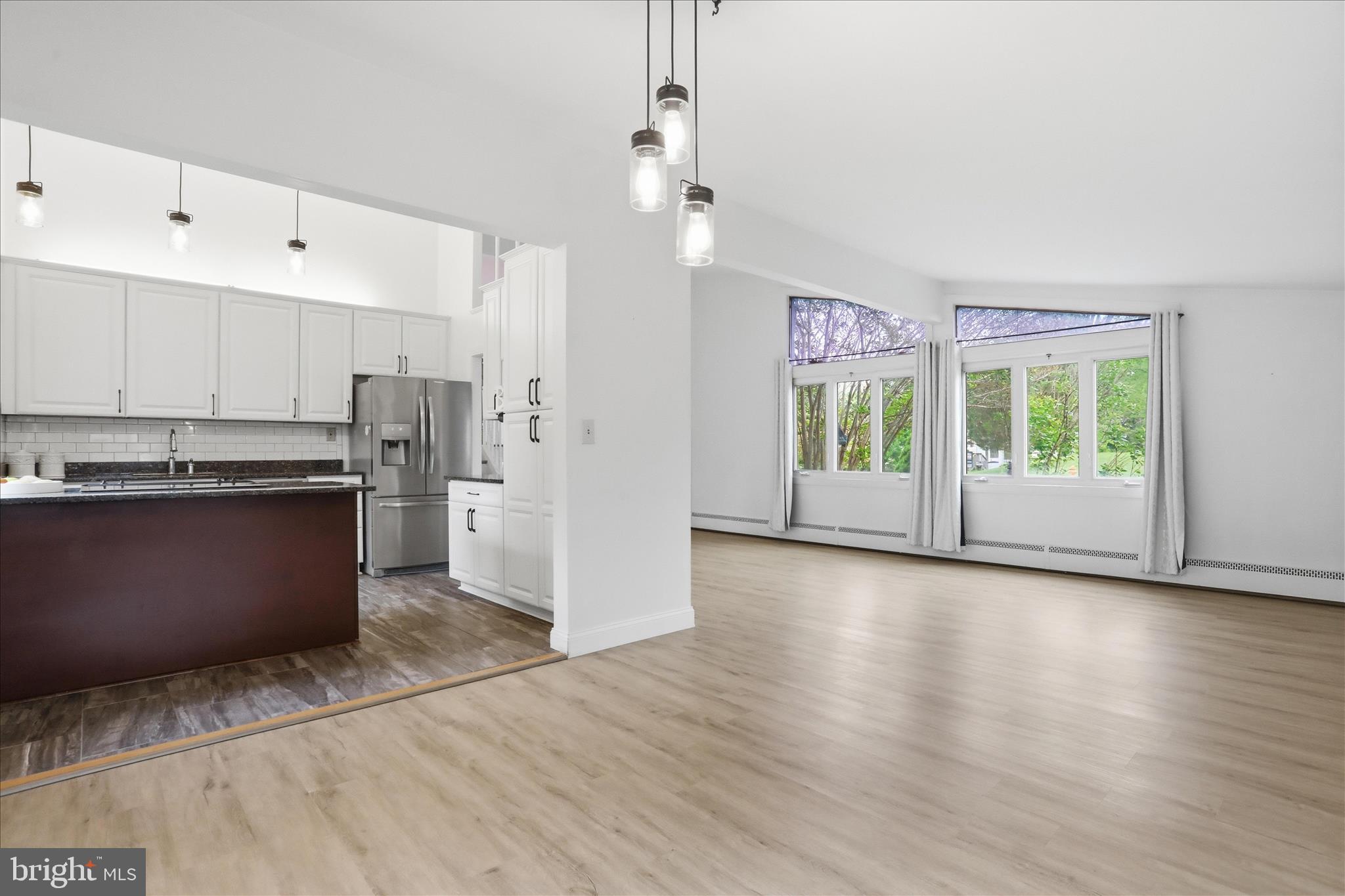 COLUMBIA HILLS - Residential