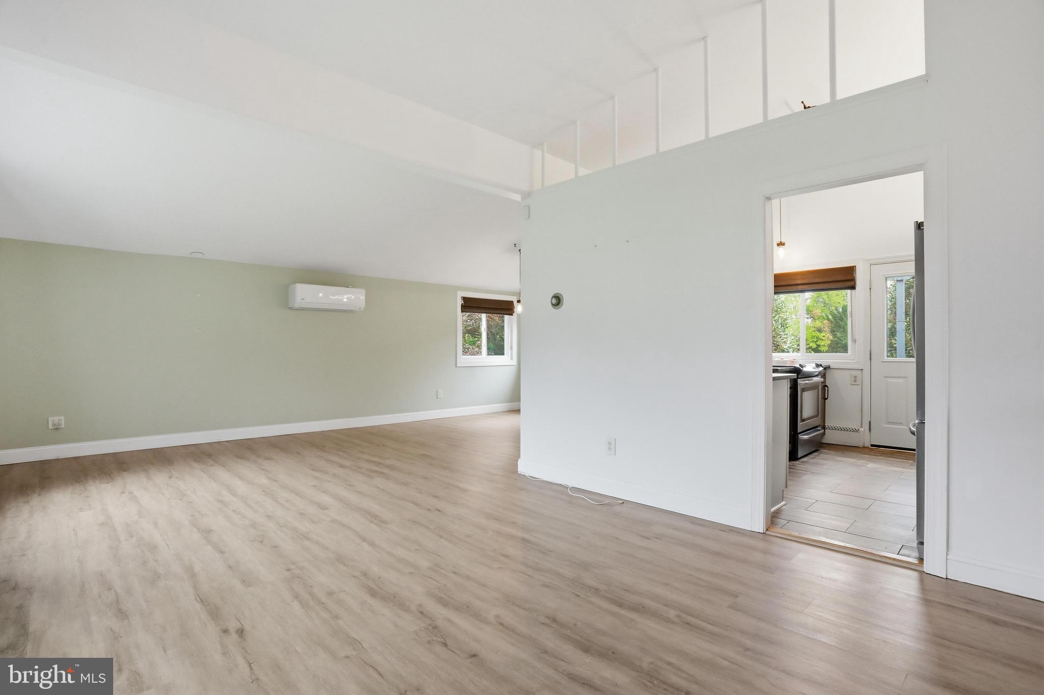 COLUMBIA HILLS - Residential