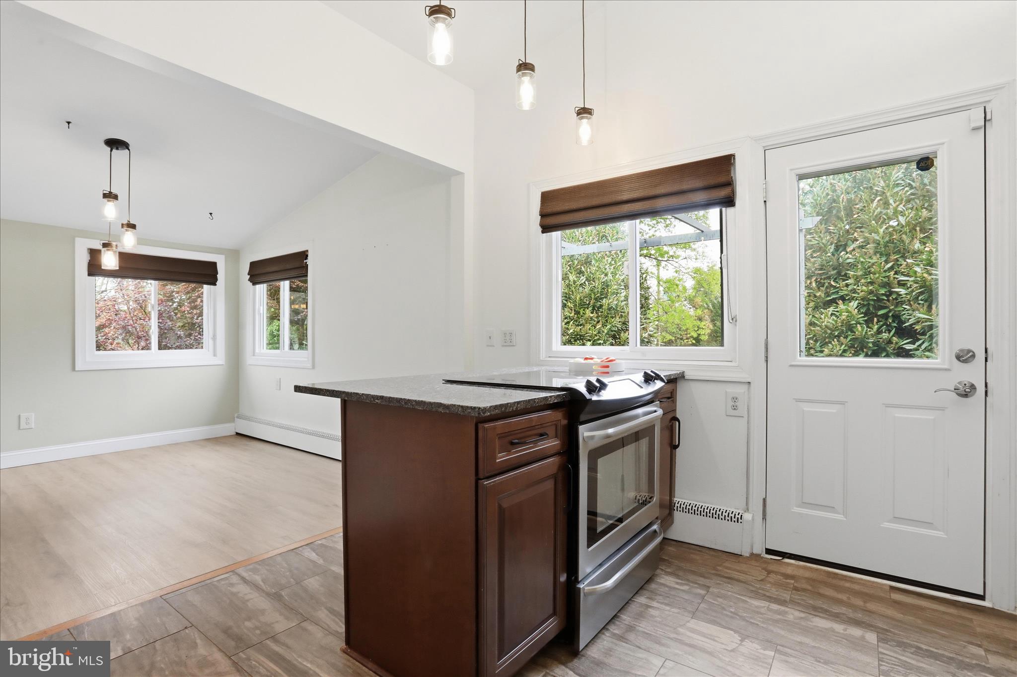 COLUMBIA HILLS - Residential