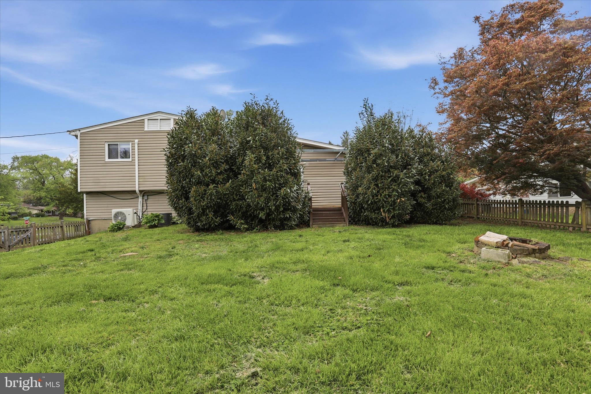 COLUMBIA HILLS - Residential