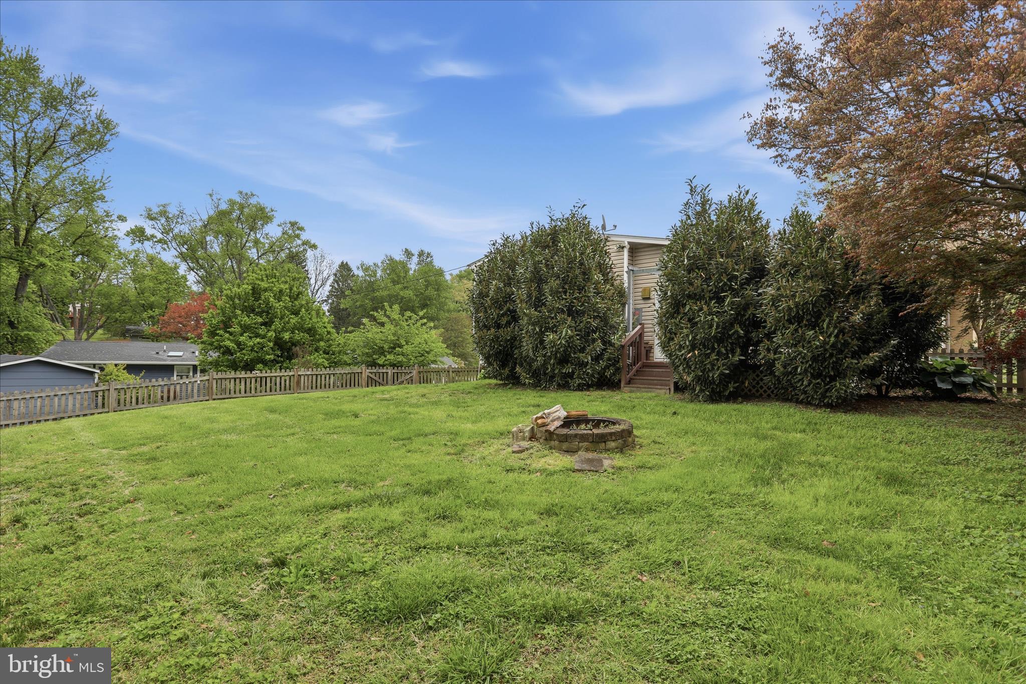 COLUMBIA HILLS - Residential