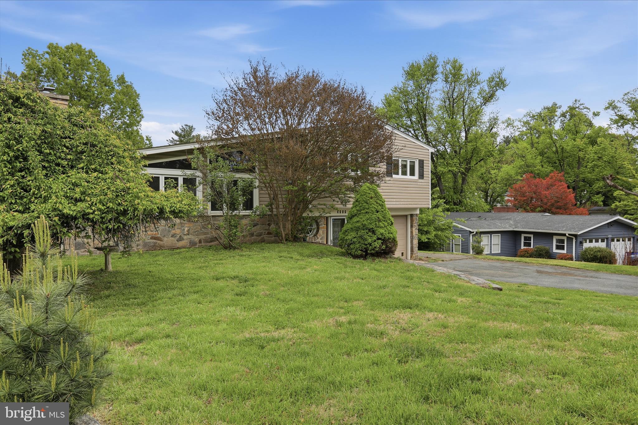 COLUMBIA HILLS - Residential