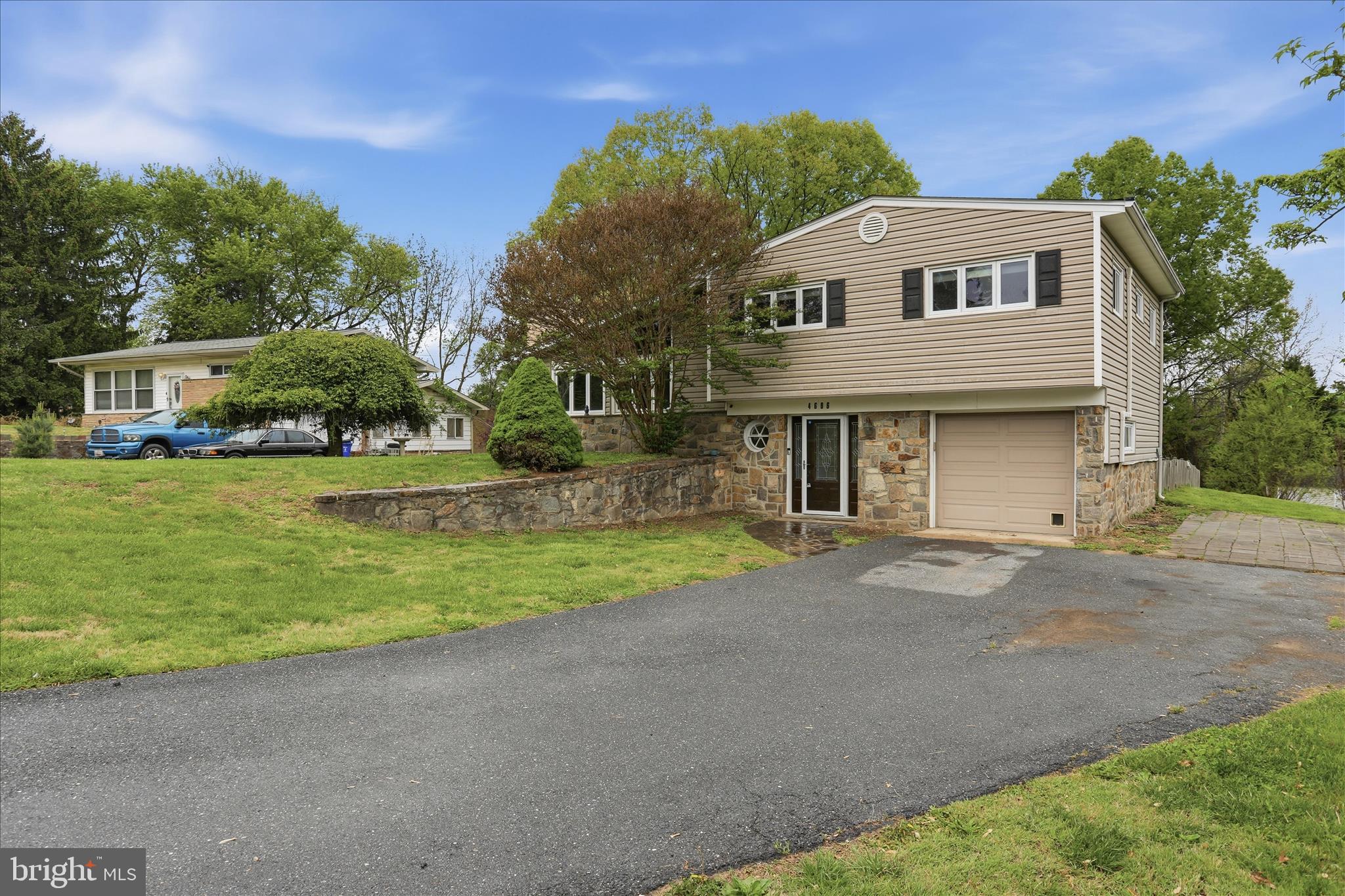 COLUMBIA HILLS - Residential