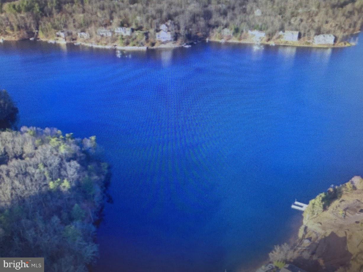 LAKE HOLIDAY ESTATES - Land