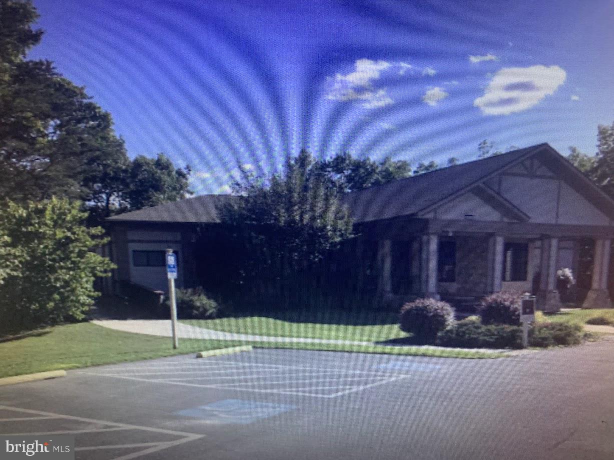 LAKE HOLIDAY ESTATES - Land