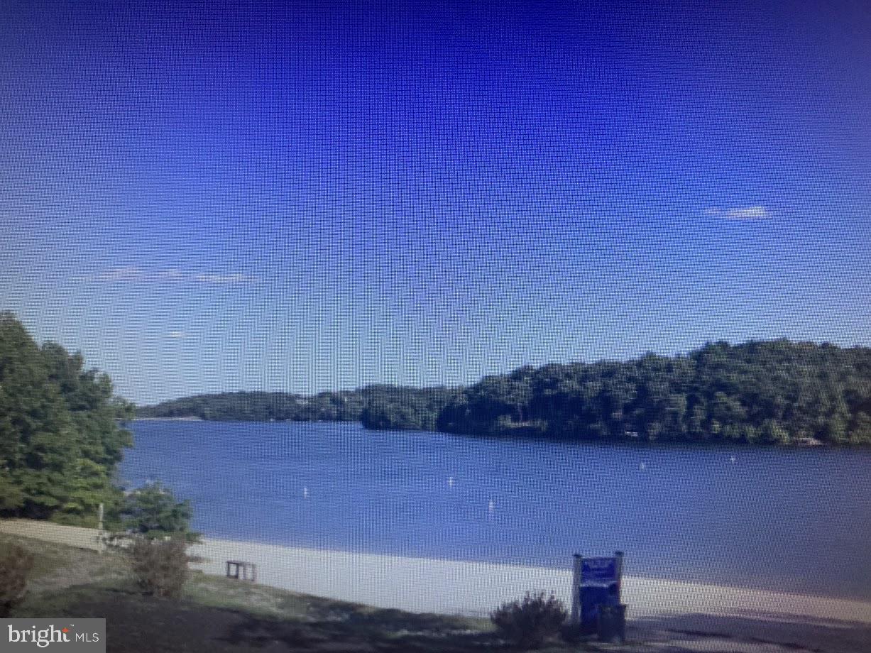 LAKE HOLIDAY ESTATES - Land