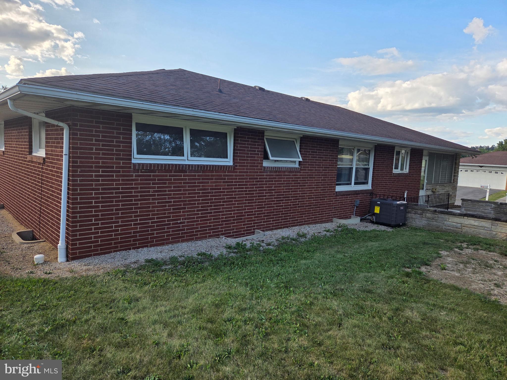 11200 UPPER GEORGES CREEK ROAD SW
