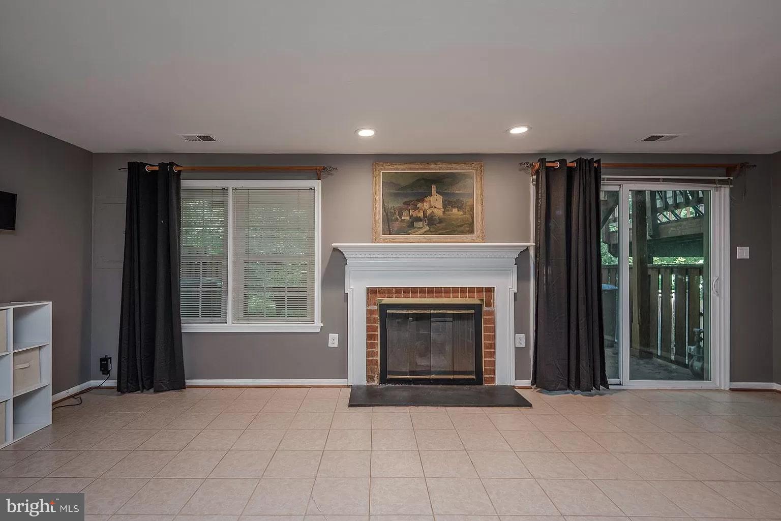 HUNTER VILLAGE - Residential Lease