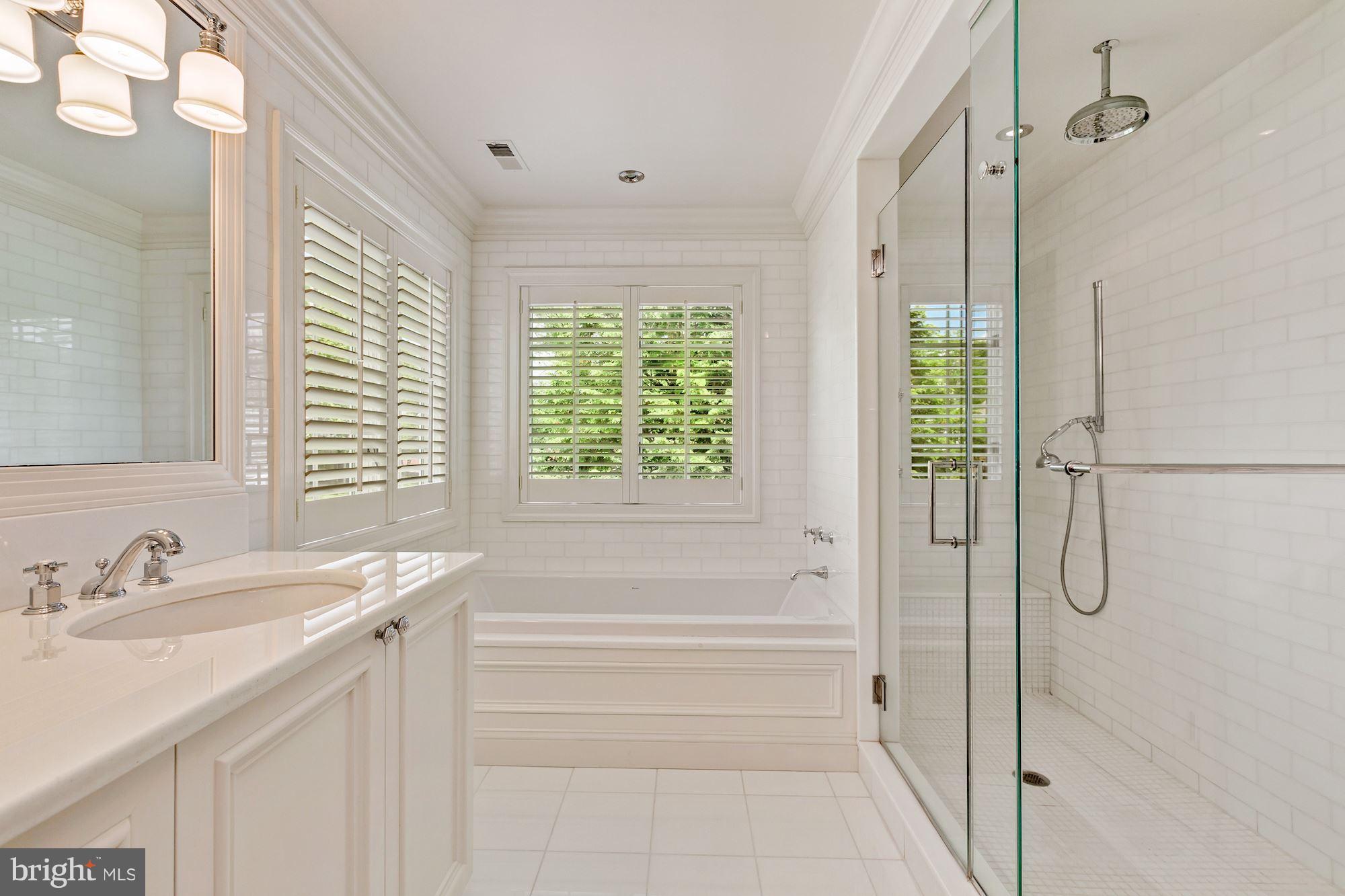 HOBBITS GLEN - Residential