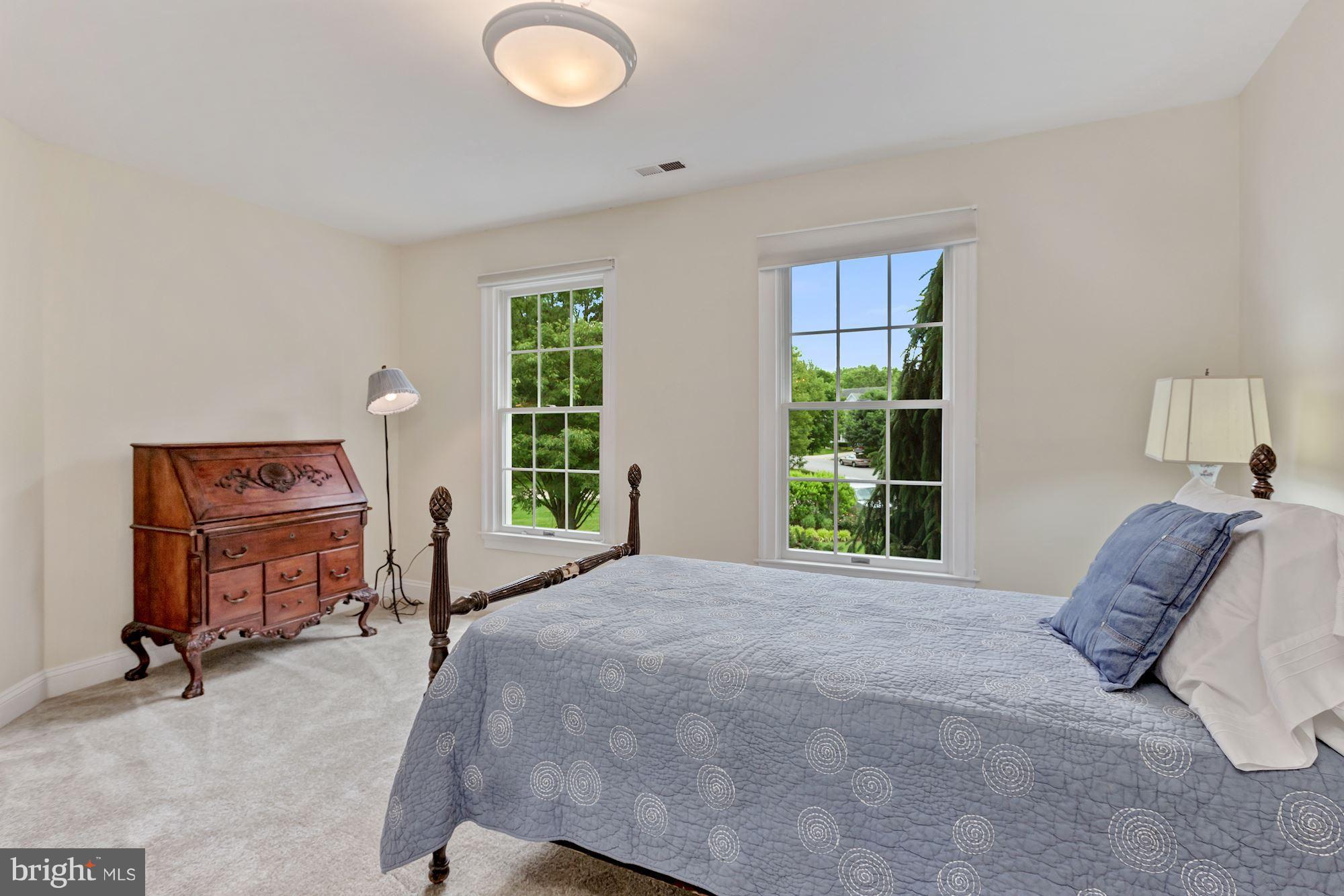 HOBBITS GLEN - Residential