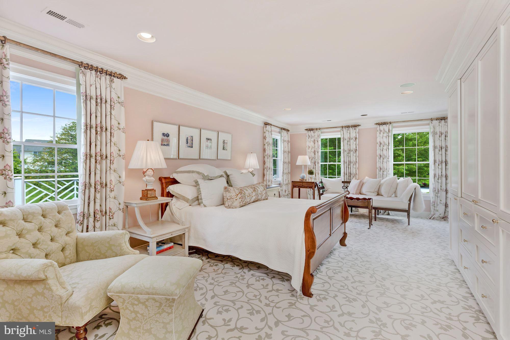 HOBBITS GLEN - Residential