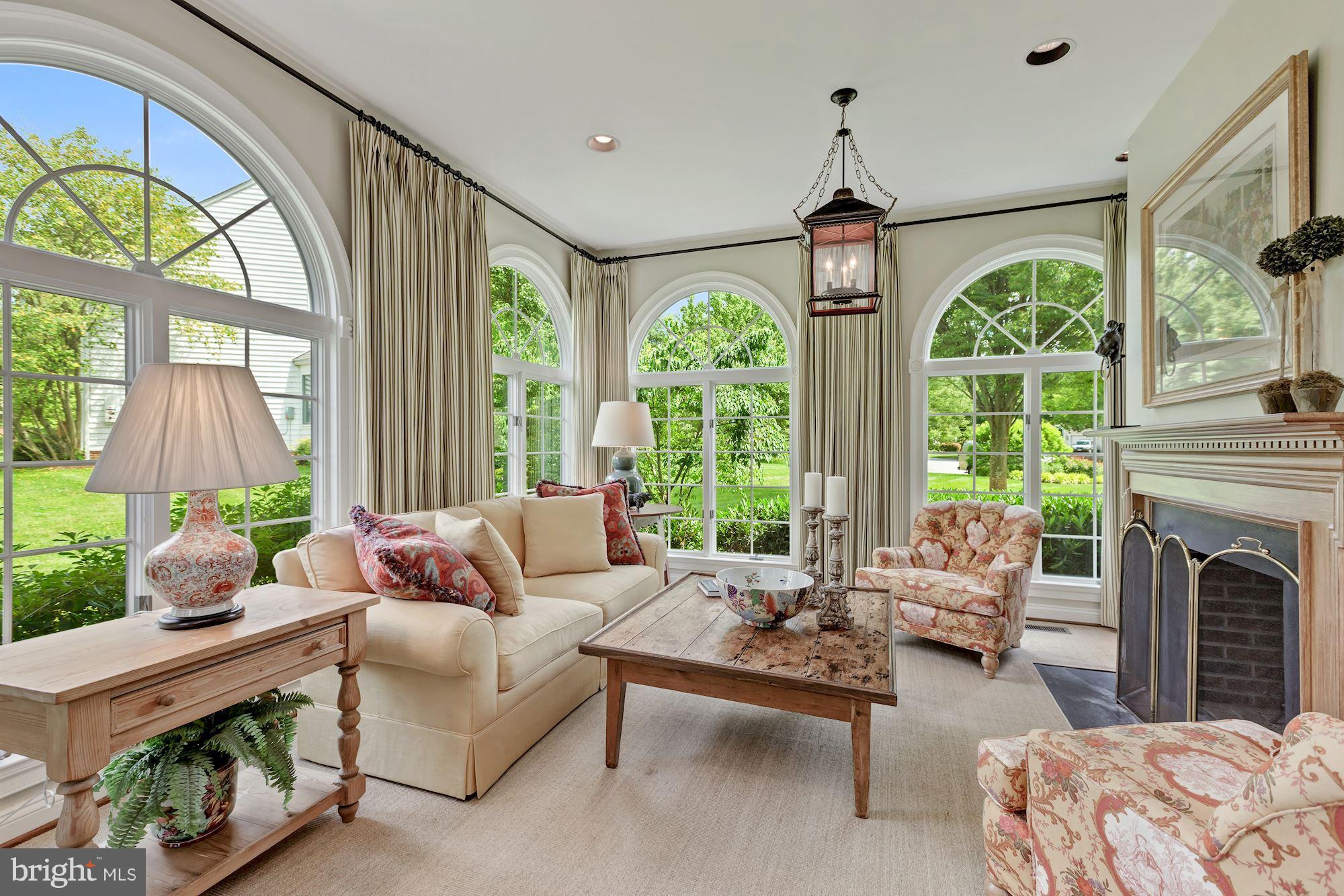 HOBBITS GLEN - Residential