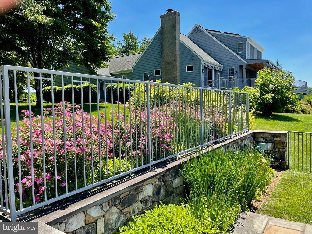 643 RICHMOND ROAD