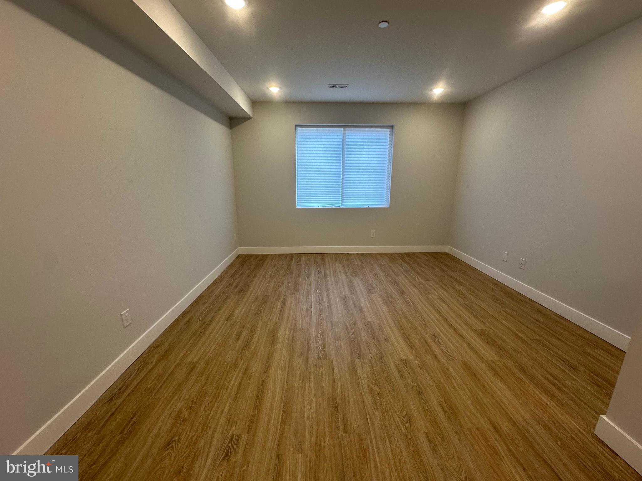 NORRIS SQUARE - Residential Lease