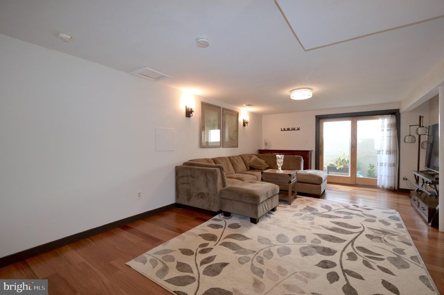 Luxury 1-bedroom basement apartment for rent! All new! All utilities included, internet. Garden view. Brand new kitchen - quartz countertops, goose-neck faucet, new SS appliances: dishwasher, refrigerator, removable microwave, oven, cooktop, insta-pot. Hardwood floors and ceramic tile. Spacious living room. Full bathroom with 60" shower. Laundry room. Furnished. Separate side entrance. Plenty of parking space. Close to rt 495, 395, 10-minutes drive to metro, short distance to Pentagon shuttle and bus stop, 5-minute drive to VRE Commuter train - easy commute to DC. 1-mile walk to Lake Accotink park.