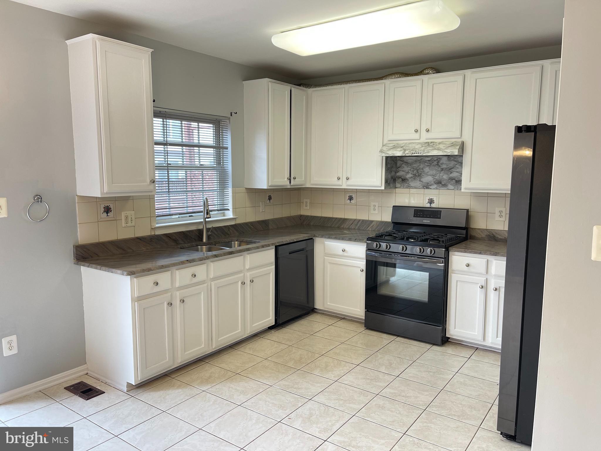 SOUTH RIDING - Residential