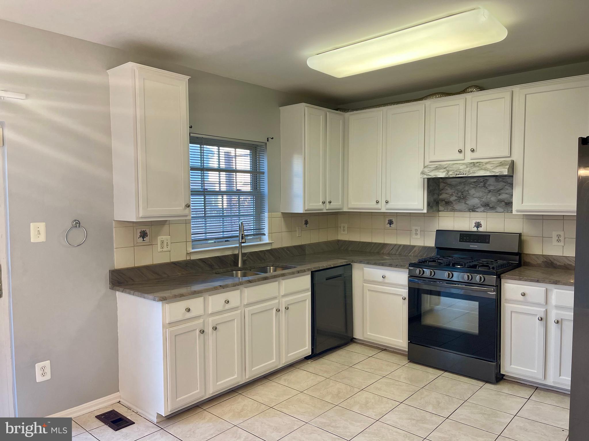 SOUTH RIDING - Residential