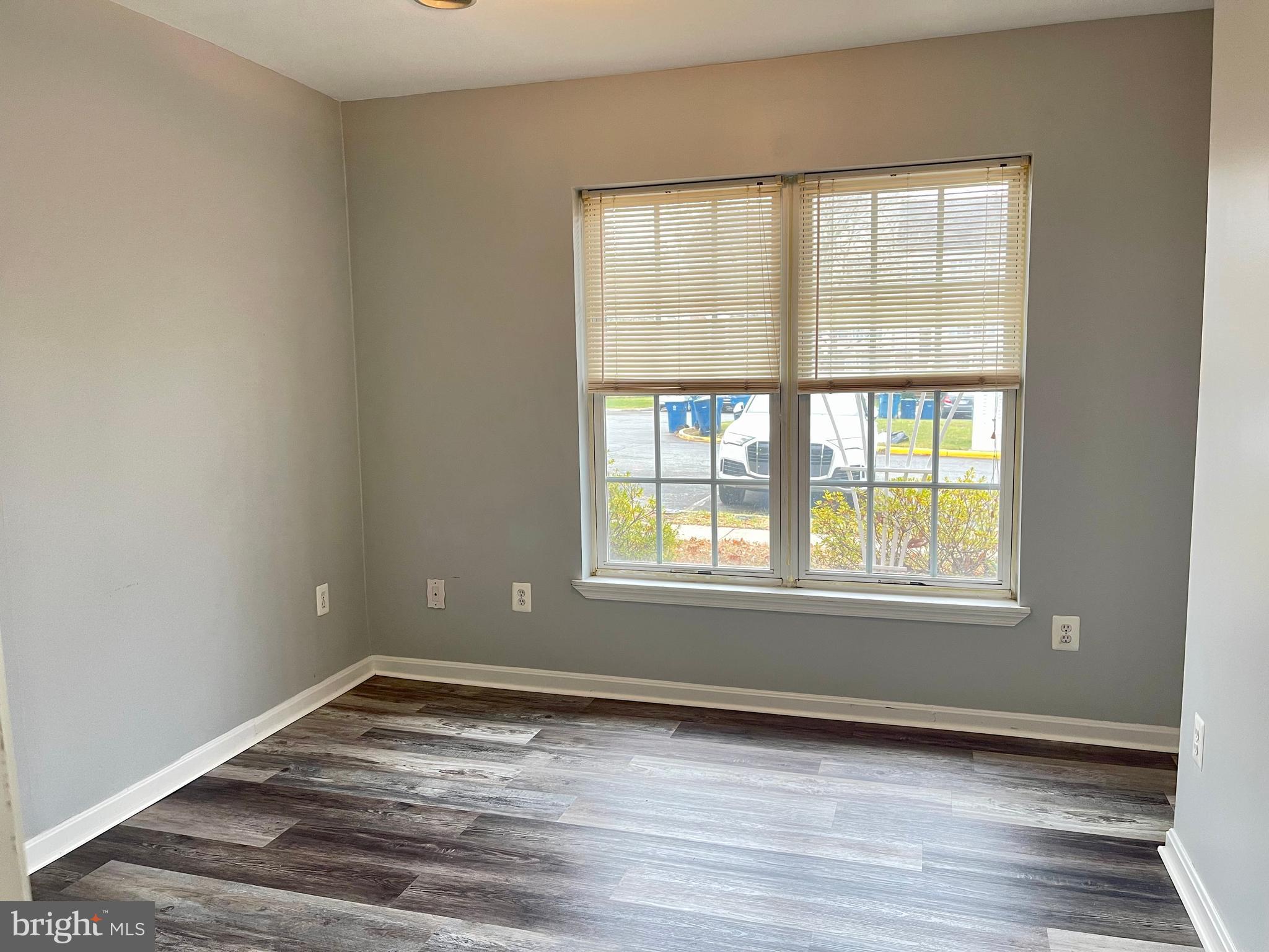 SOUTH RIDING - Residential