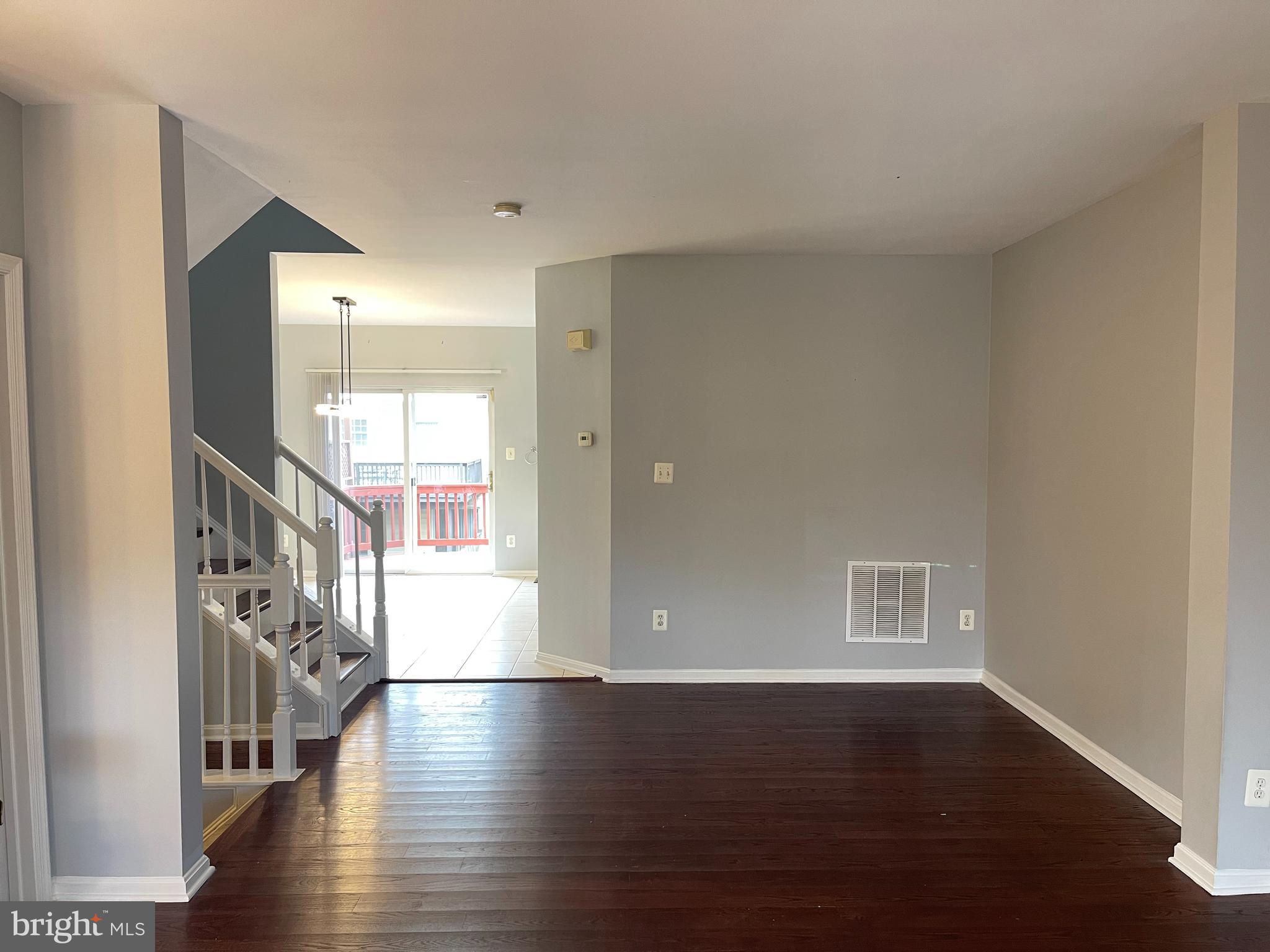 SOUTH RIDING - Residential