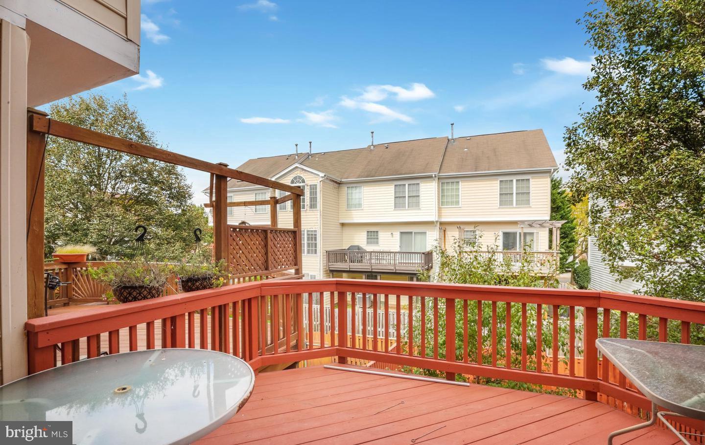 SOUTH RIDING - Residential