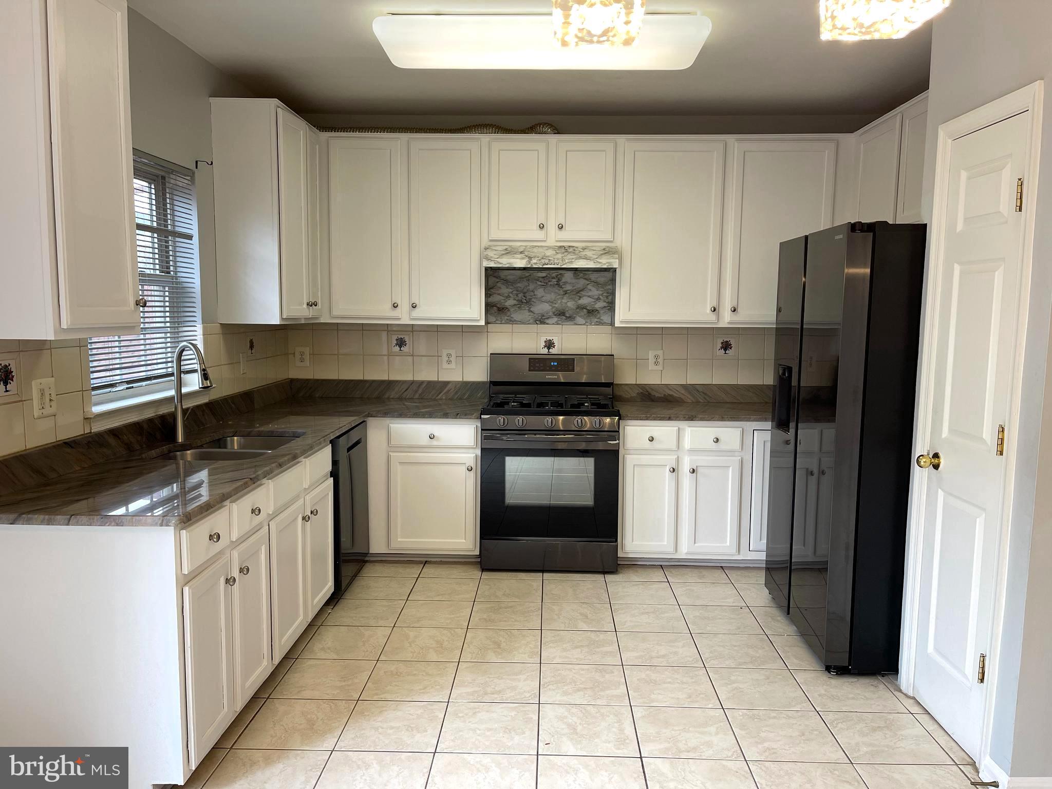 SOUTH RIDING - Residential