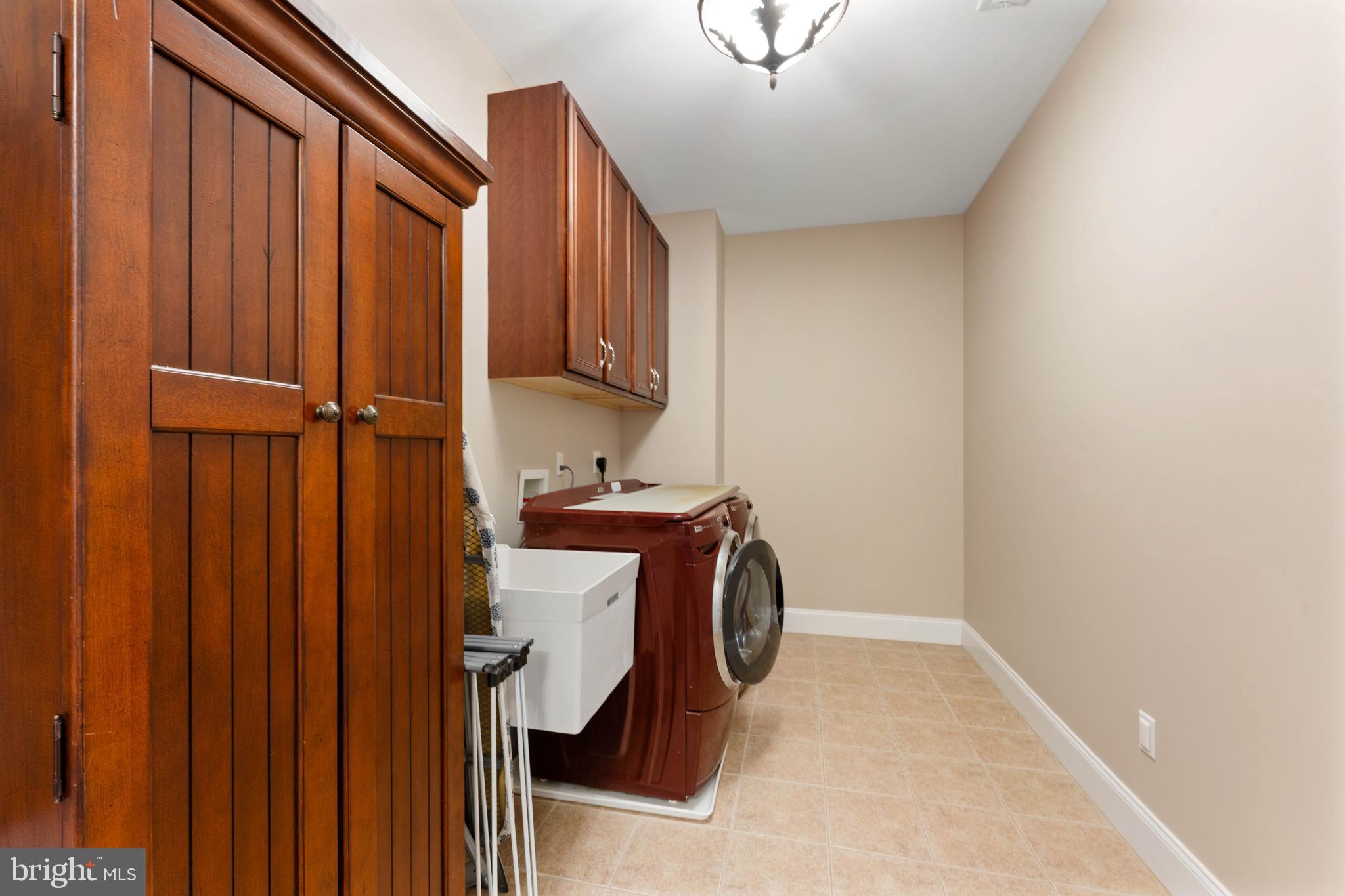 ESTATES AT HILLTOWN - Residential