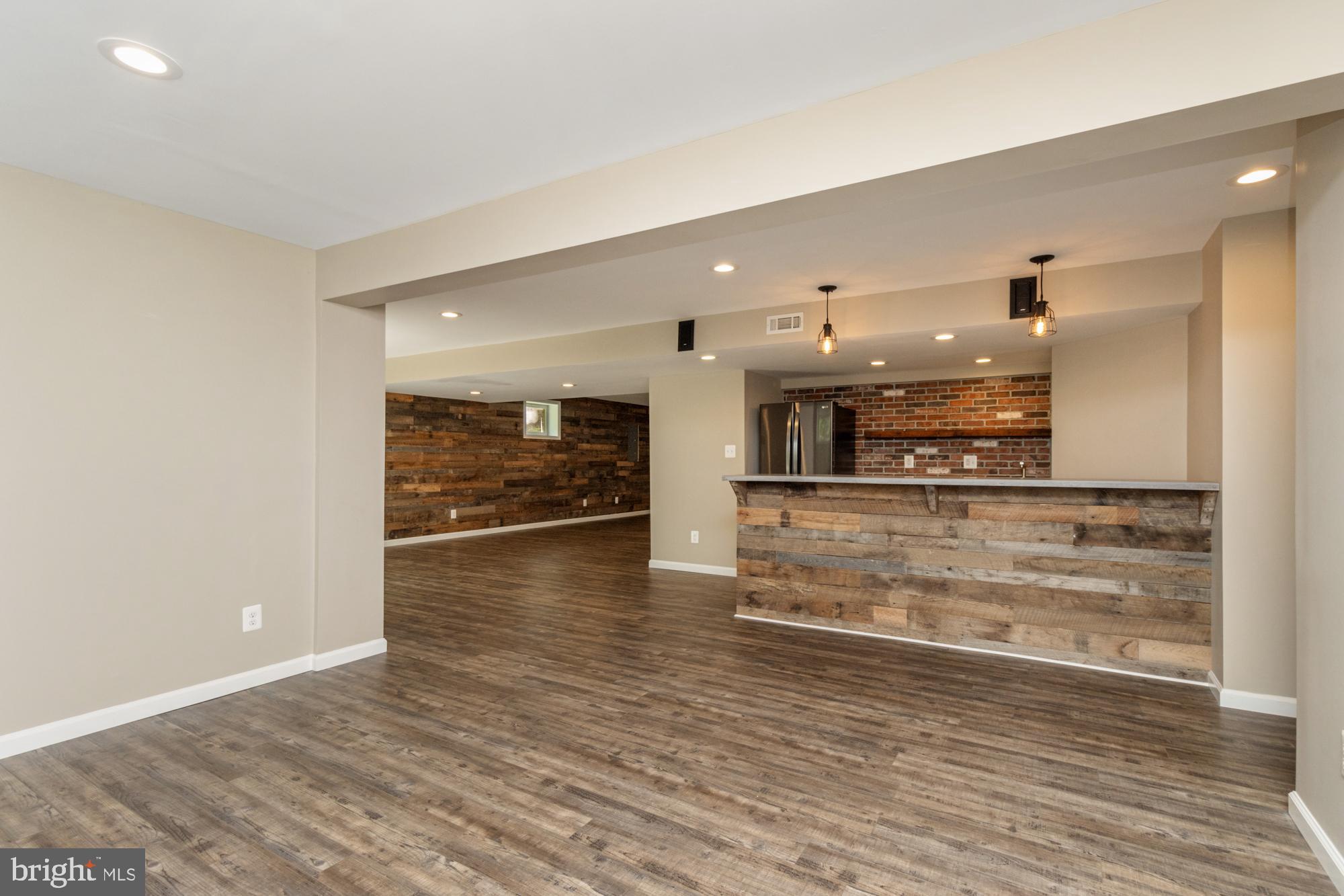 WOODCREST - Residential