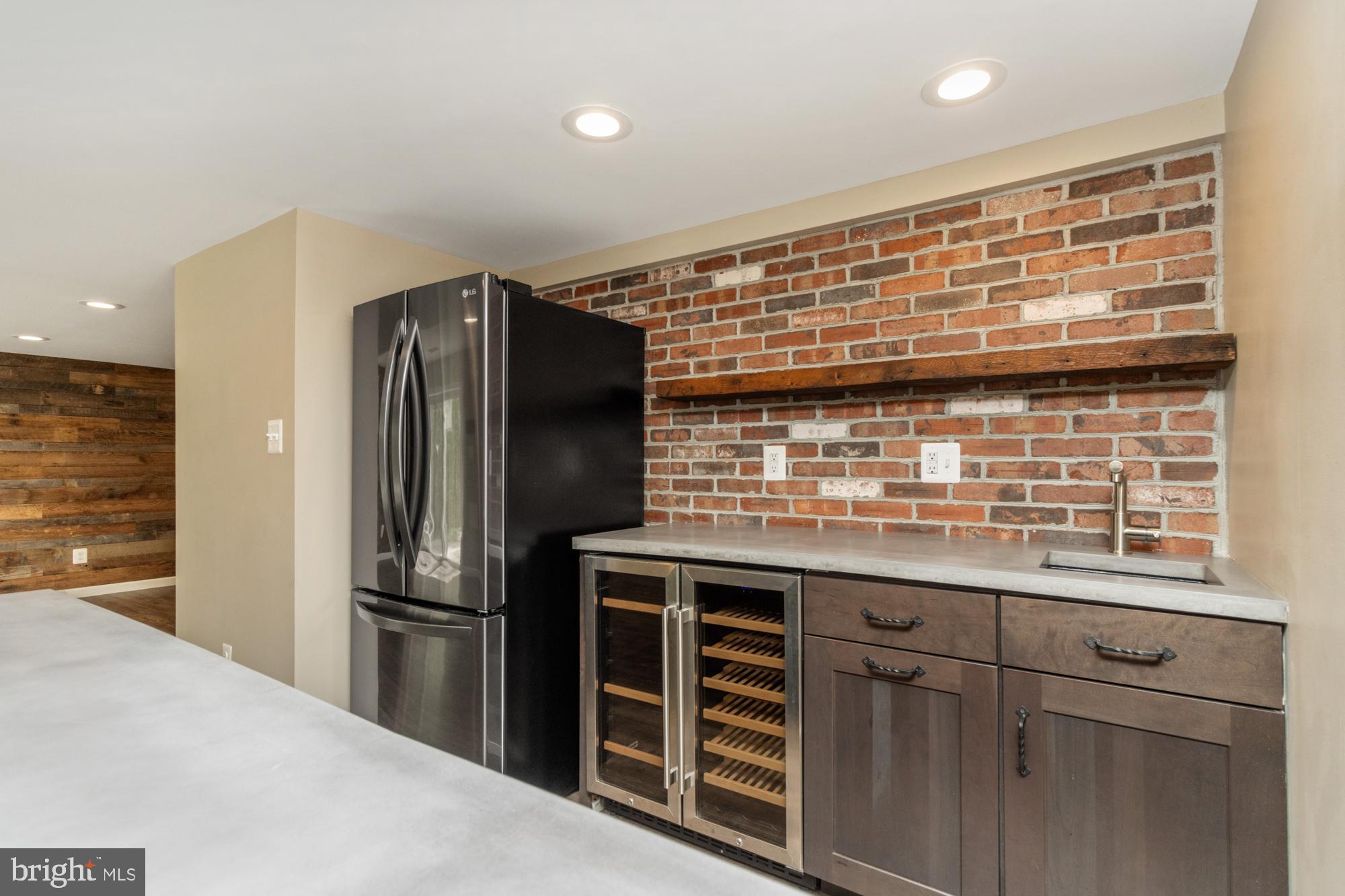 WOODCREST - Residential